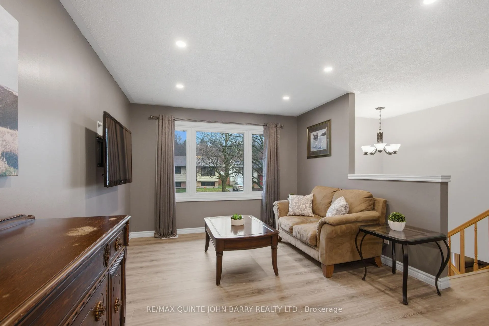 Photo 6 of 106 Nicholas Street, Quinte West, Trenton Ward — HOMEH
