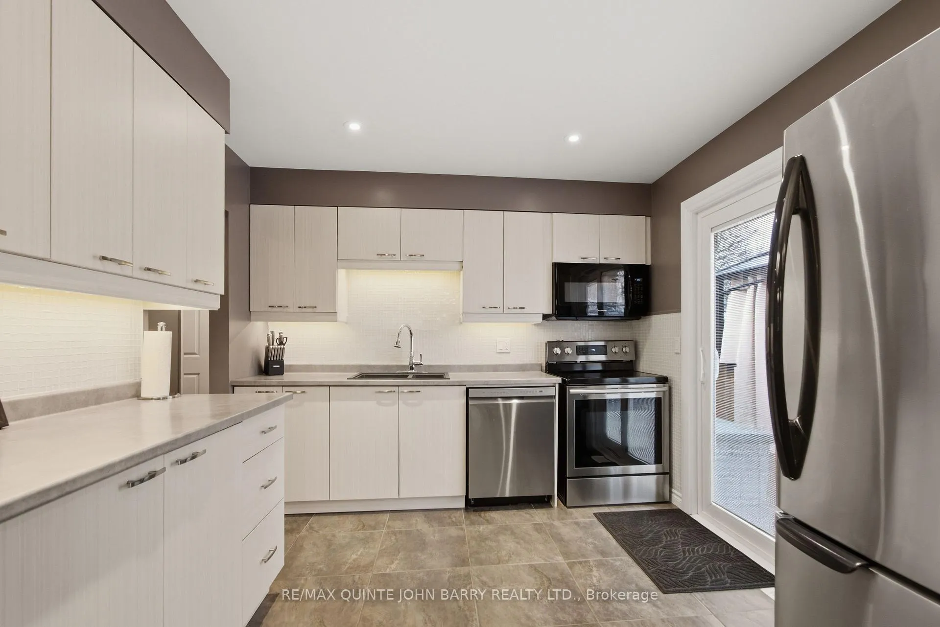 Photo 10 of 106 Nicholas Street, Quinte West, Trenton Ward — HOMEH