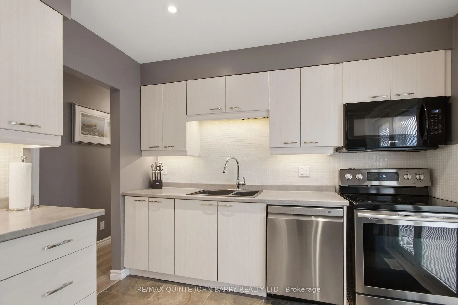 Photo 11 of 106 Nicholas Street, Quinte West, Trenton Ward — HOMEH