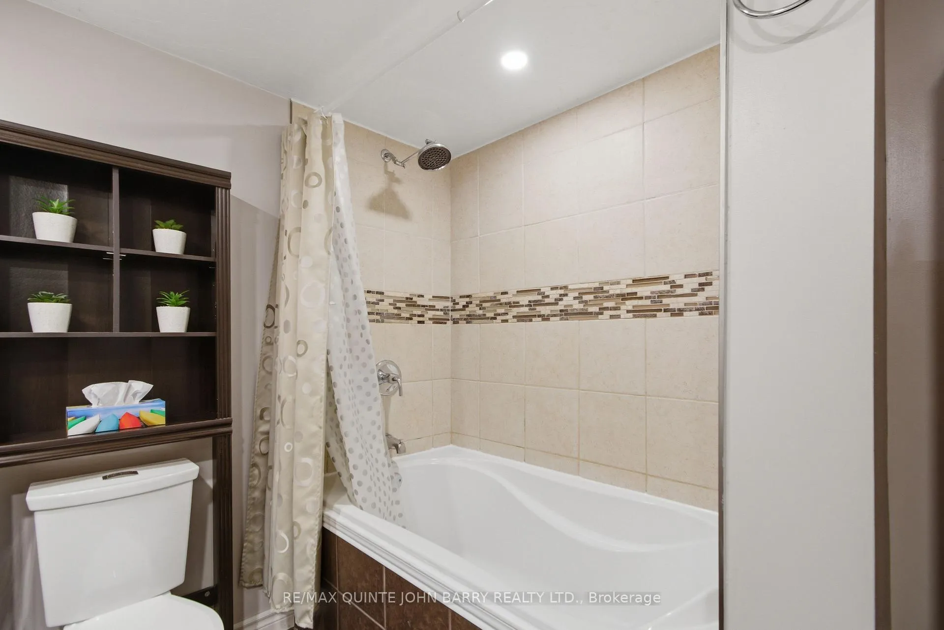 Photo 25 of 106 Nicholas Street, Quinte West, Trenton Ward — HOMEH