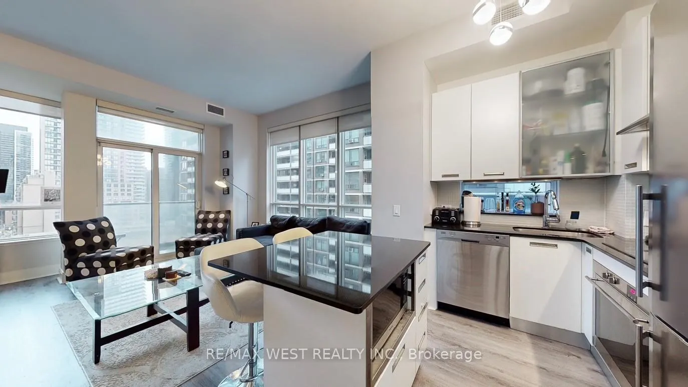 Photo 3 of Unit 1202, 21 Balmuto Street, Toronto, Bay Street Corridor — HOMEH