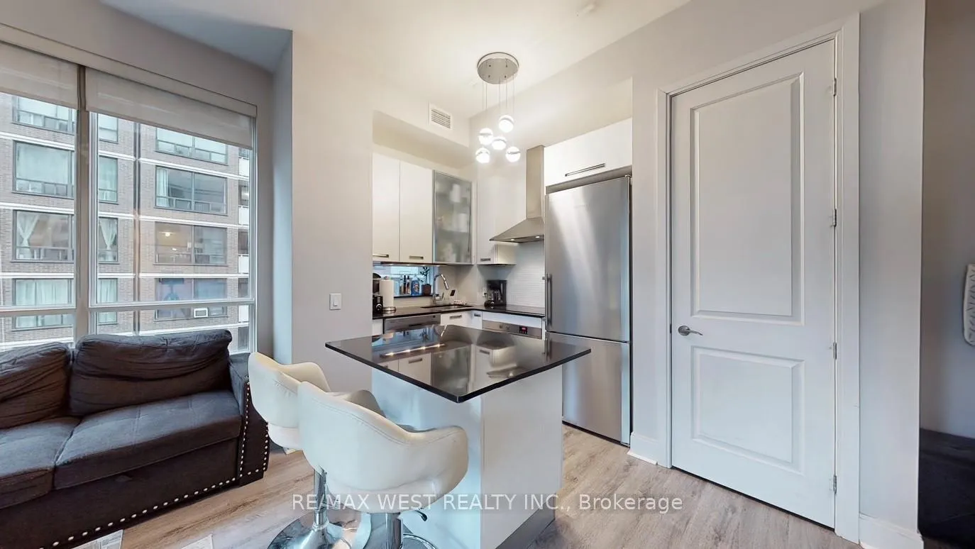 Photo 4 of Unit 1202, 21 Balmuto Street, Toronto, Bay Street Corridor — HOMEH