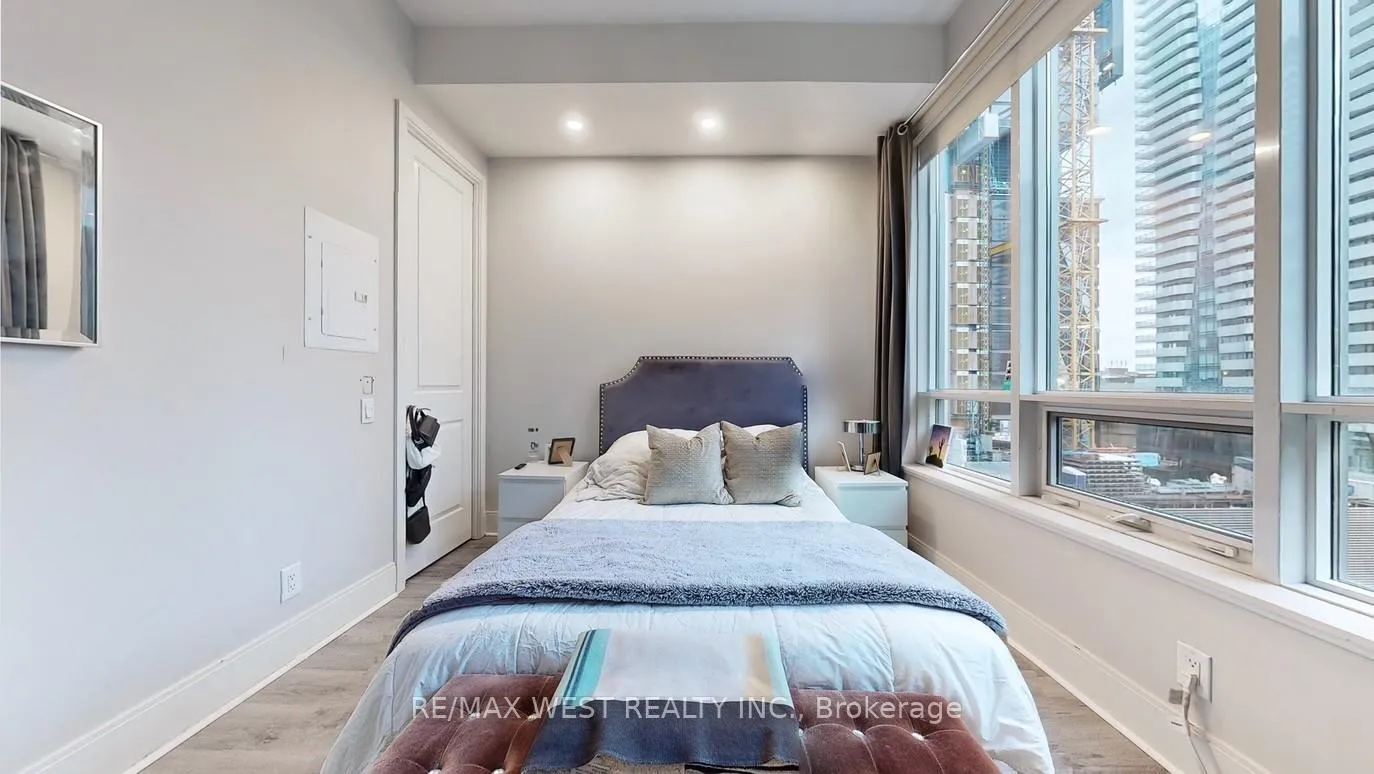 Photo 10 of Unit 1202, 21 Balmuto Street, Toronto, Bay Street Corridor — HOMEH