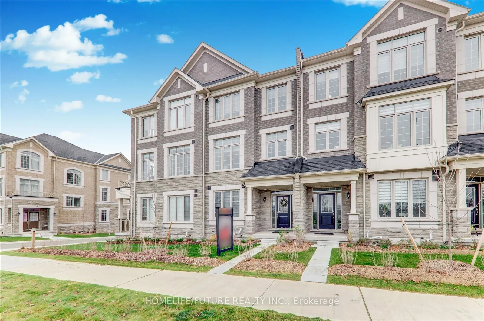 Photo 2 of 269 Kirkham Drive, Markham, Cedarwood — HOMEH