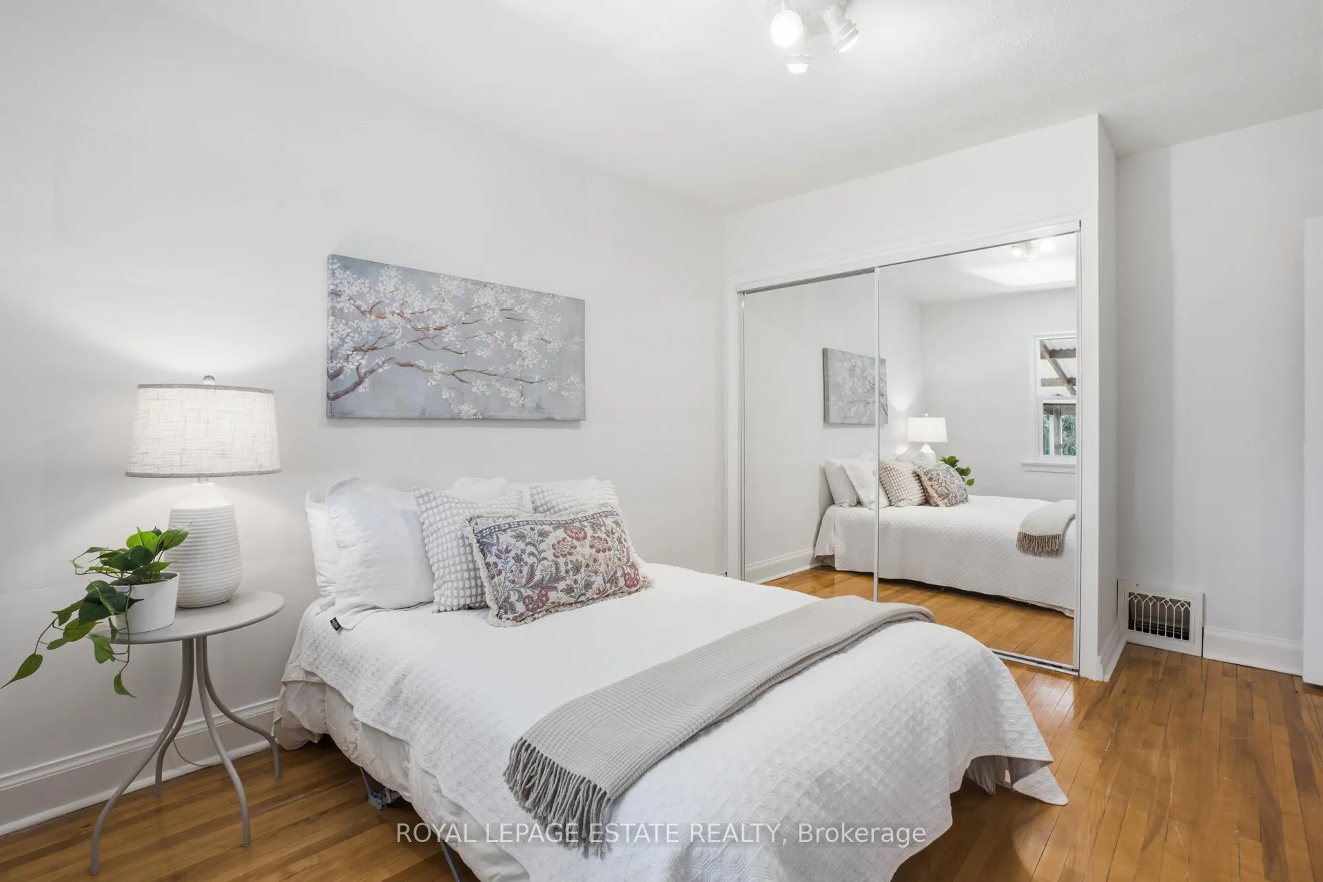 Photo 9 of 62 Binswood Avenue, Toronto, Danforth Village-East York — HOMEH