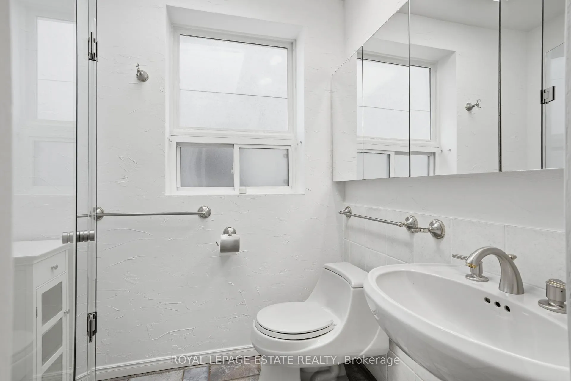 Photo 11 of 62 Binswood Avenue, Toronto, Danforth Village-East York — HOMEH
