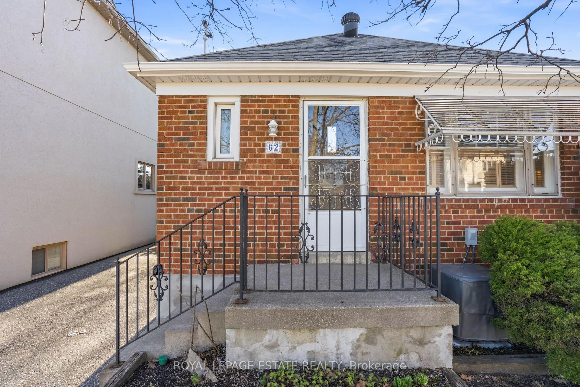 Photo 14 of 62 Binswood Avenue, Toronto, Danforth Village-East York — HOMEH