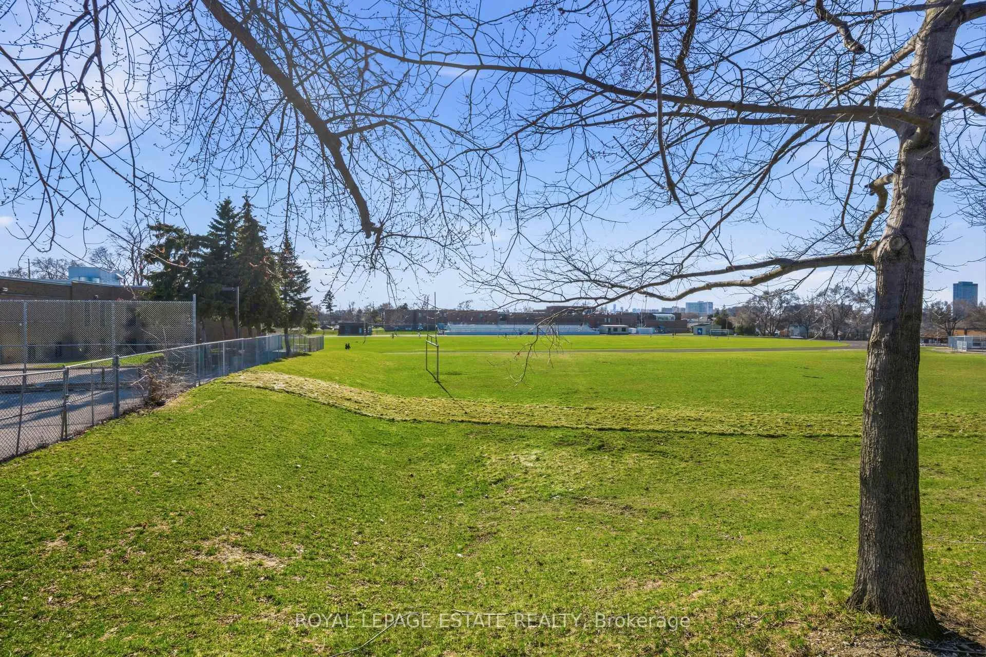 Photo 16 of 62 Binswood Avenue, Toronto, Danforth Village-East York — HOMEH