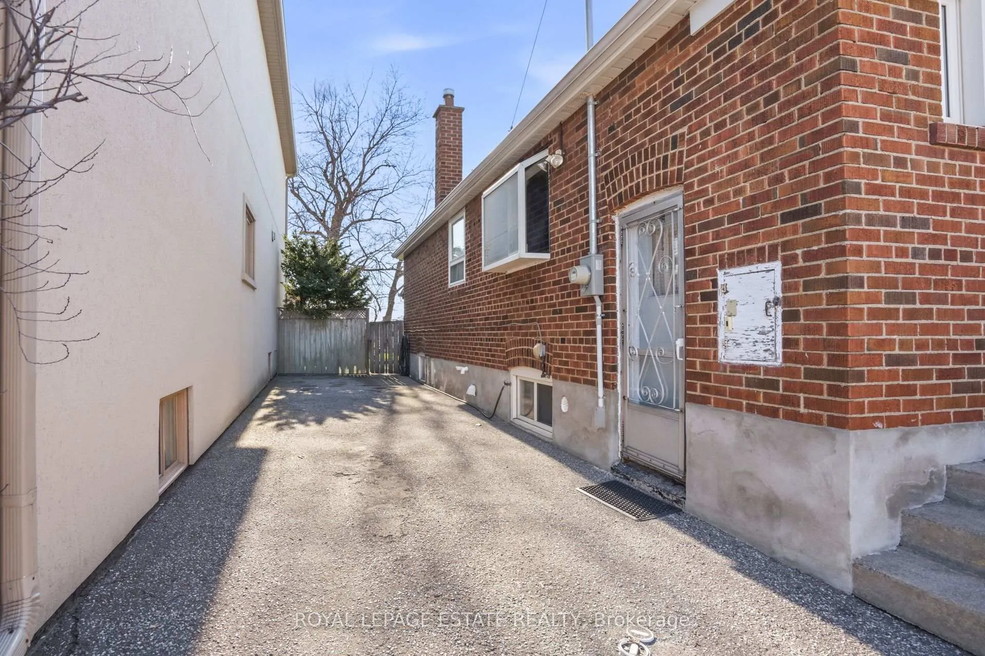Photo 23 of 62 Binswood Avenue, Toronto, Danforth Village-East York — HOMEH