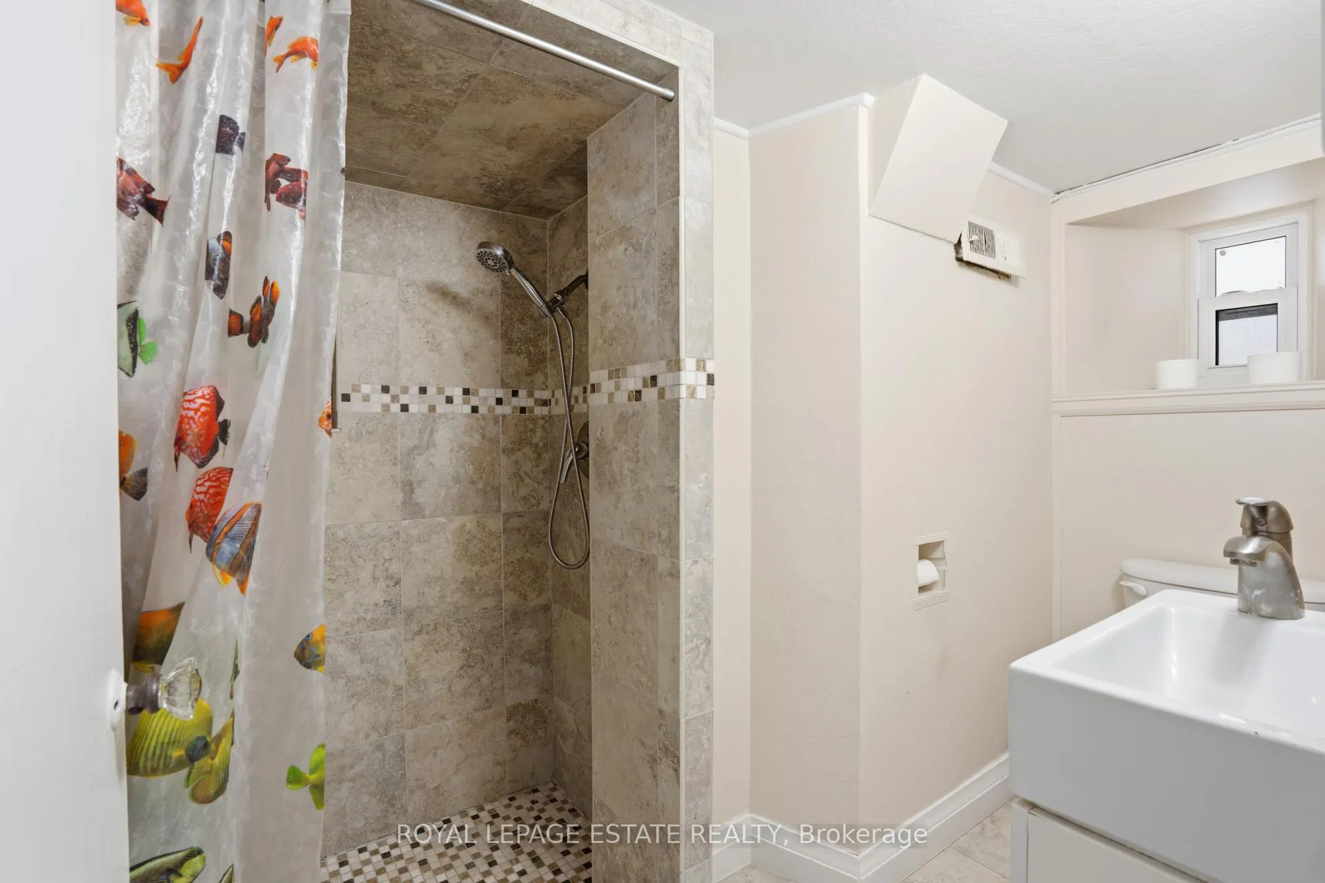 Photo 28 of 62 Binswood Avenue, Toronto, Danforth Village-East York — HOMEH