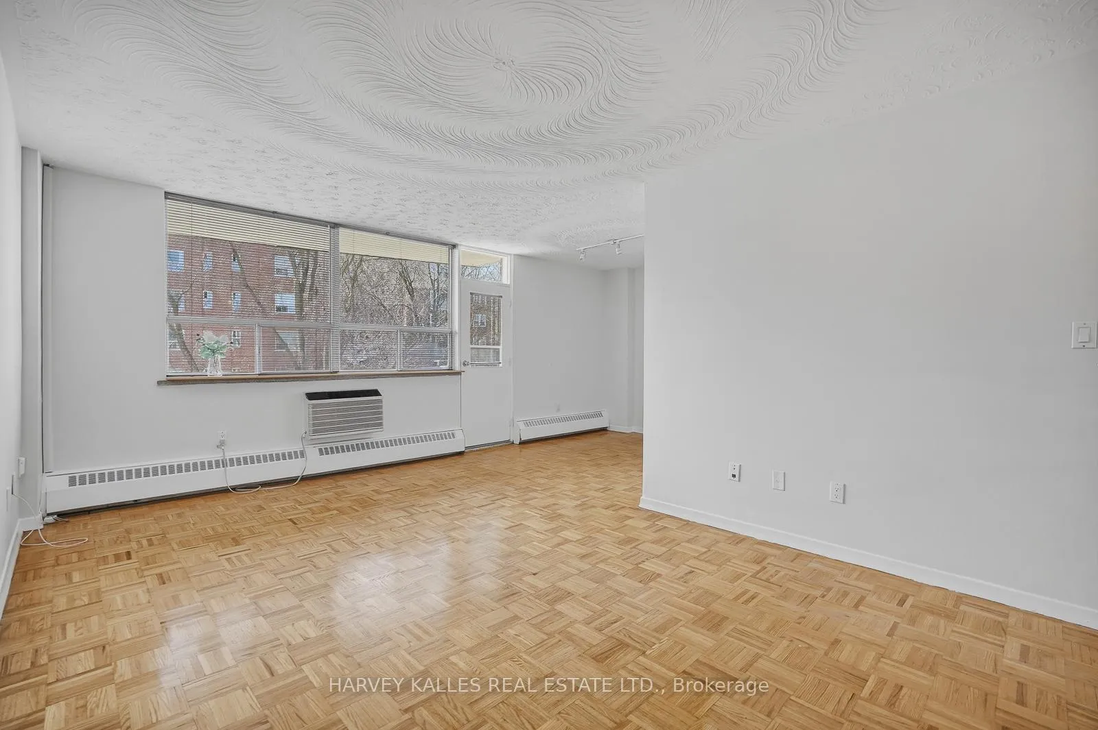 Photo 3 of Unit 206, 80 Coe Hill Drive, Toronto, High Park-Swansea — HOMEH
