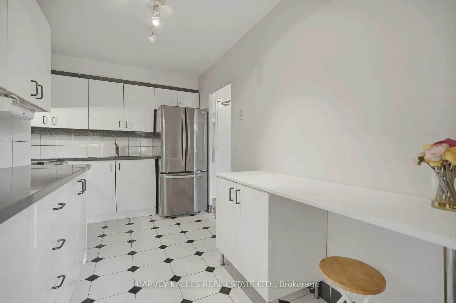 Photo 11 of Unit 206, 80 Coe Hill Drive, Toronto, High Park-Swansea — HOMEH