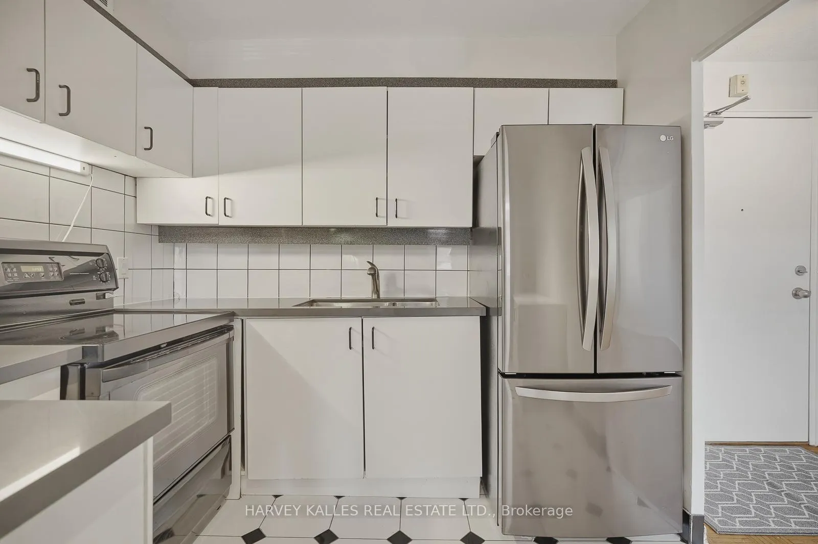 Photo 12 of Unit 206, 80 Coe Hill Drive, Toronto, High Park-Swansea — HOMEH