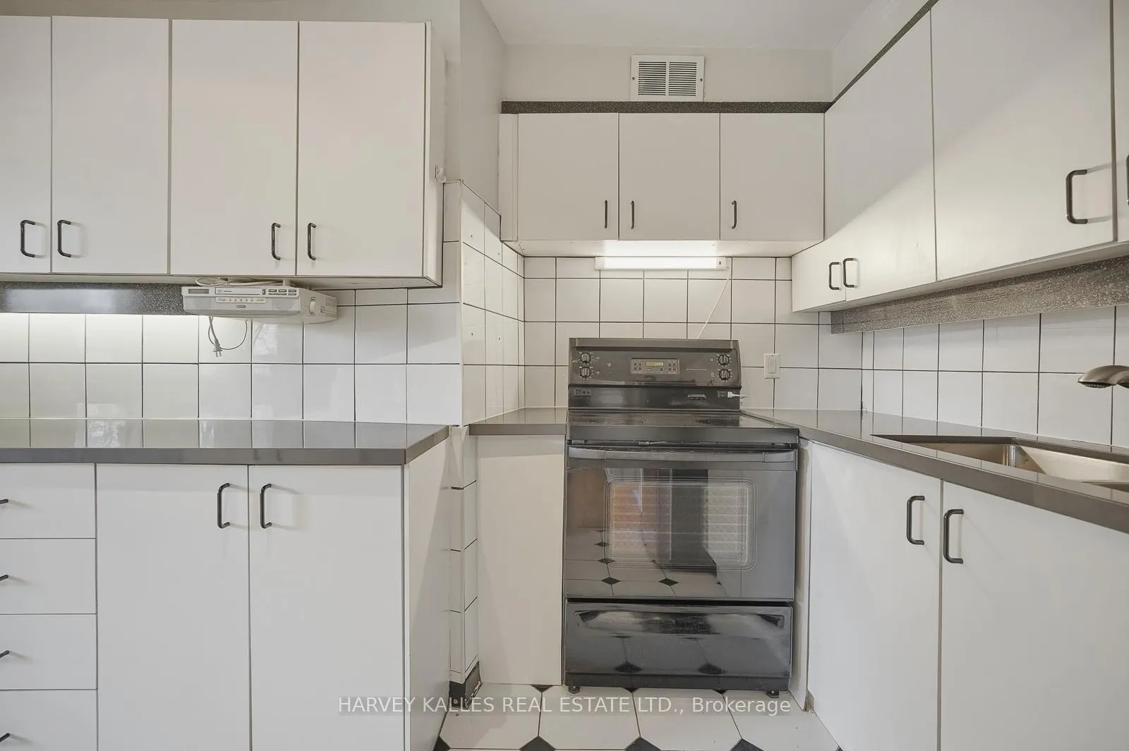 Photo 13 of Unit 206, 80 Coe Hill Drive, Toronto, High Park-Swansea — HOMEH