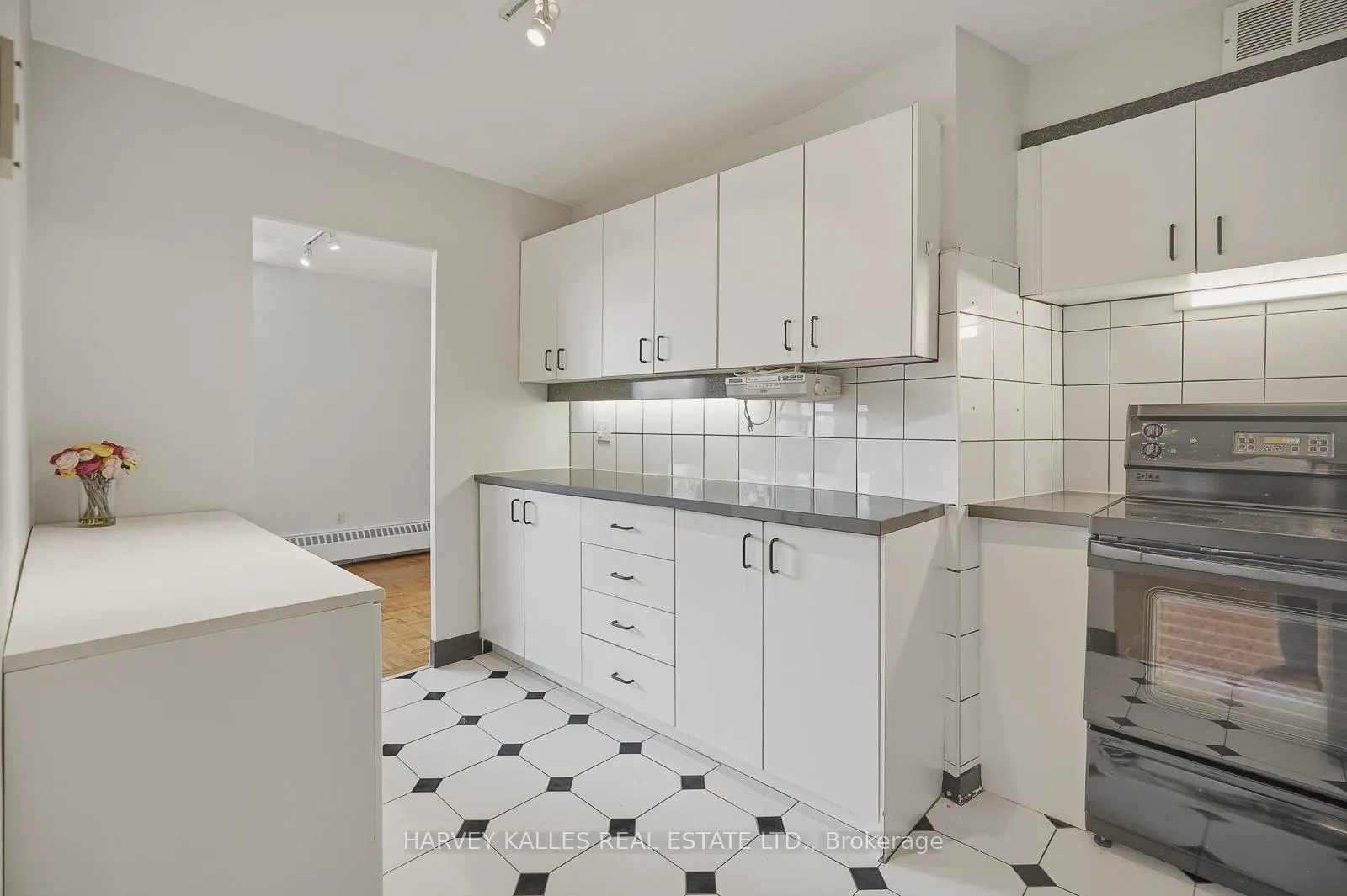 Photo 14 of Unit 206, 80 Coe Hill Drive, Toronto, High Park-Swansea — HOMEH