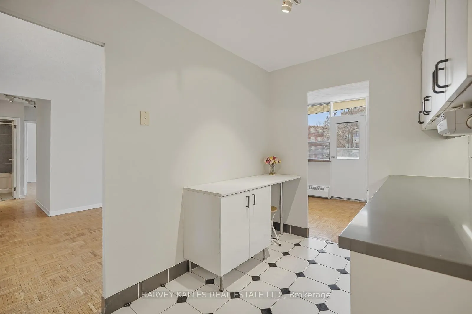 Photo 15 of Unit 206, 80 Coe Hill Drive, Toronto, High Park-Swansea — HOMEH