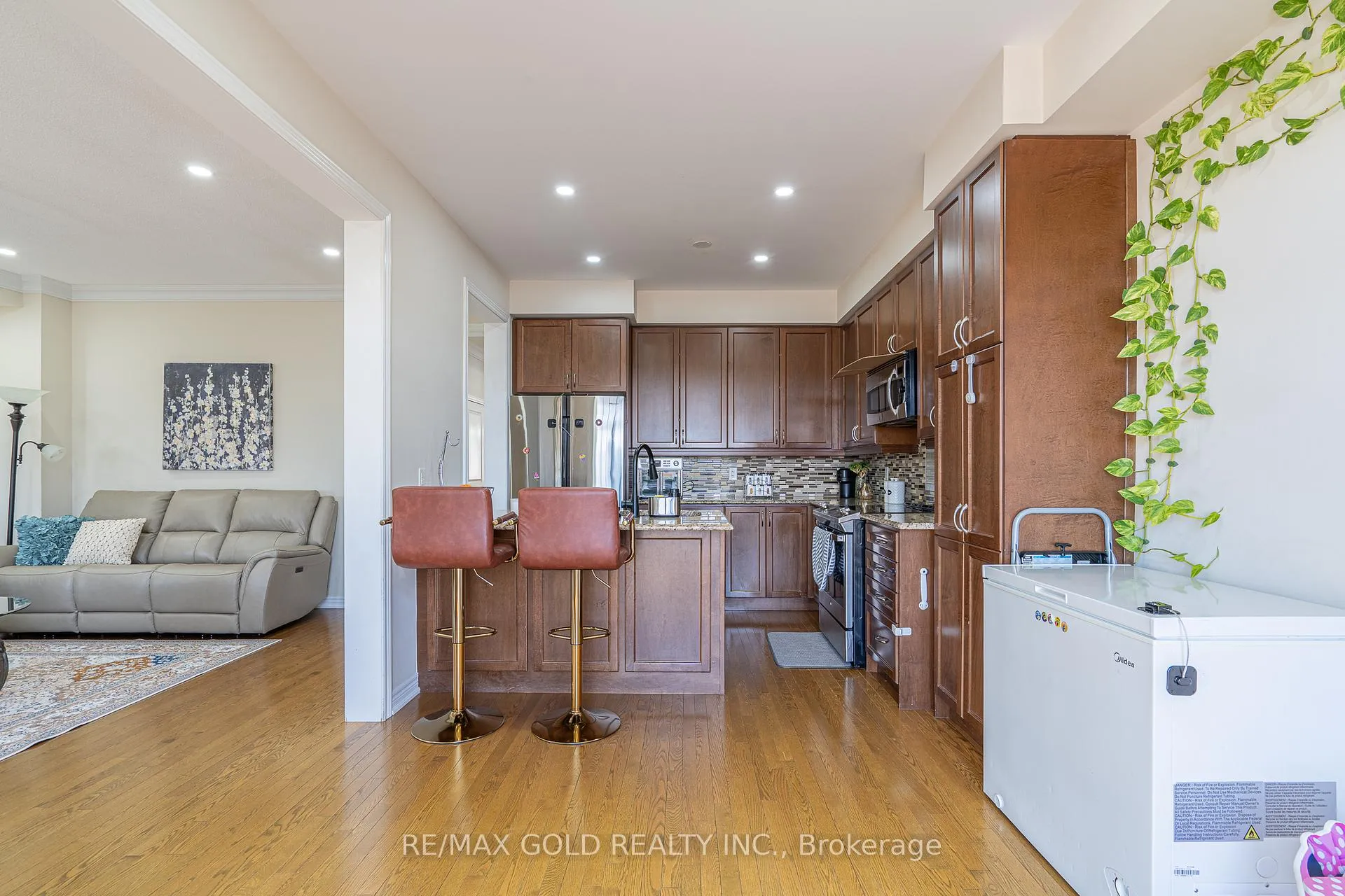 Photo 10 of 36 Naperton Drive, Brampton, Sandringham-Wellington — HOMEH