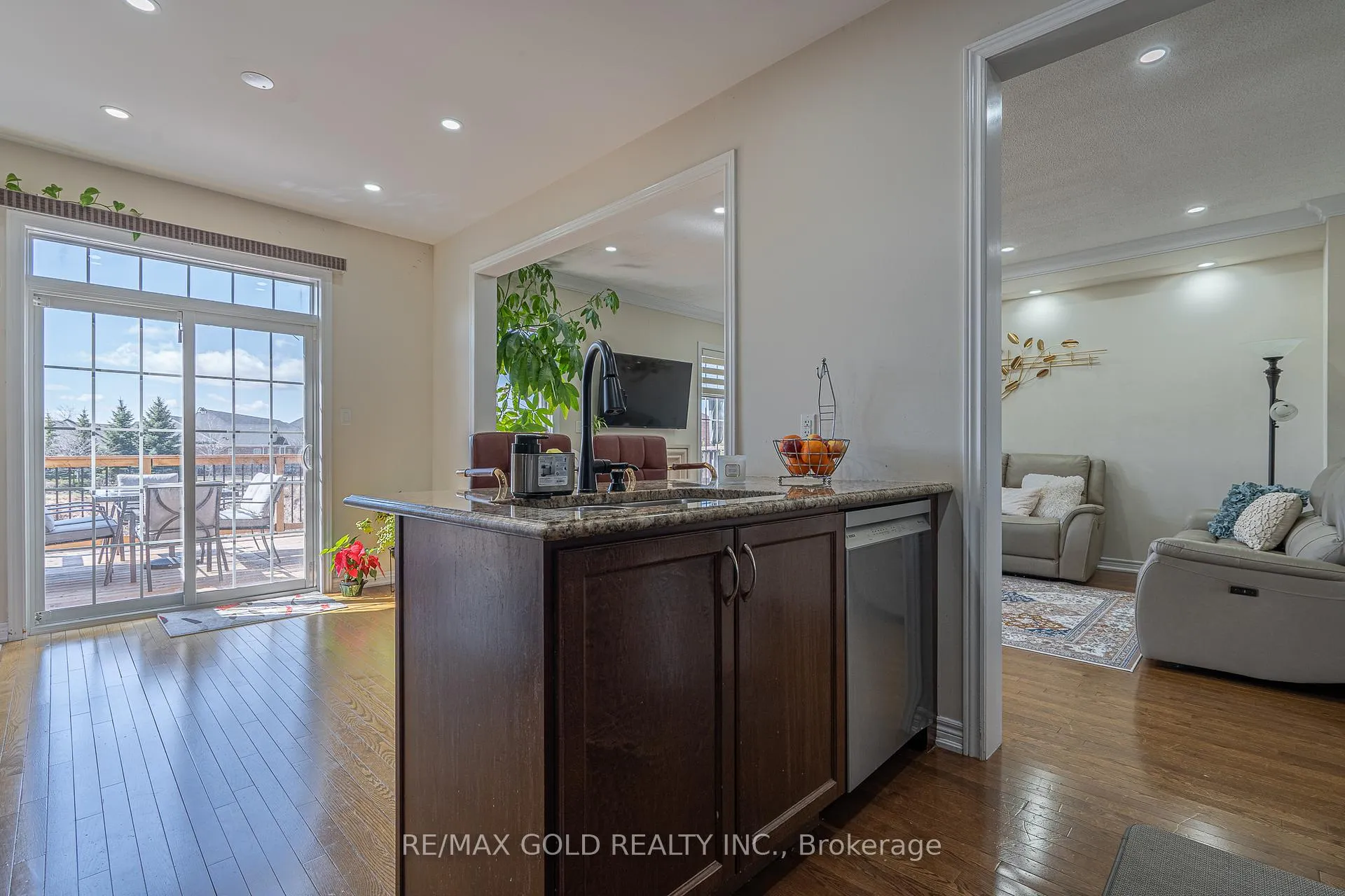 Photo 13 of 36 Naperton Drive, Brampton, Sandringham-Wellington — HOMEH