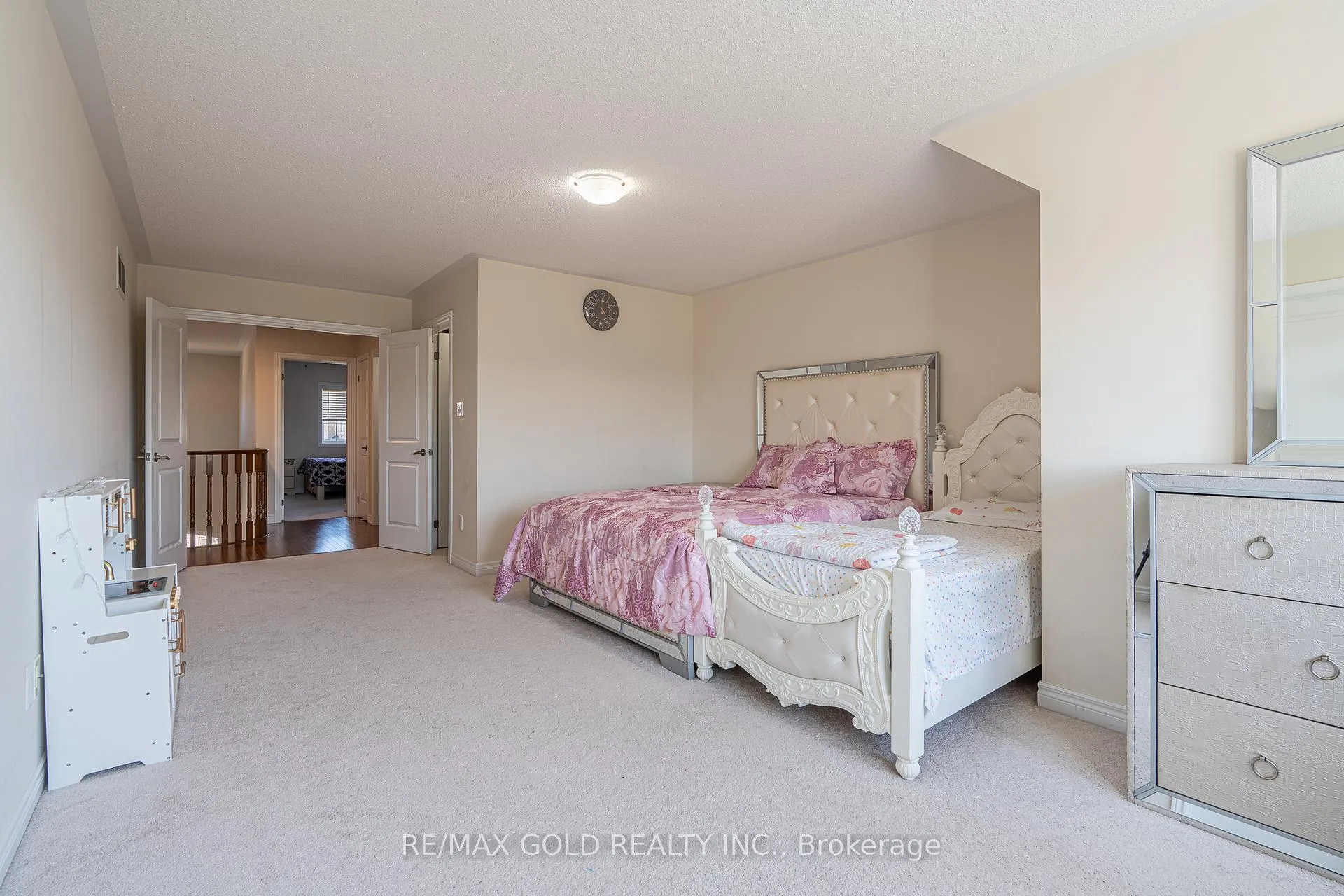 Photo 19 of 36 Naperton Drive, Brampton, Sandringham-Wellington — HOMEH