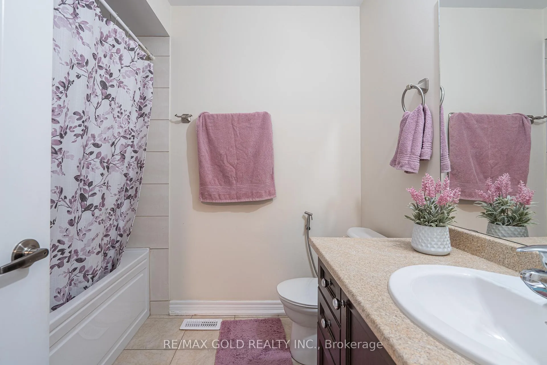 Photo 30 of 36 Naperton Drive, Brampton, Sandringham-Wellington — HOMEH