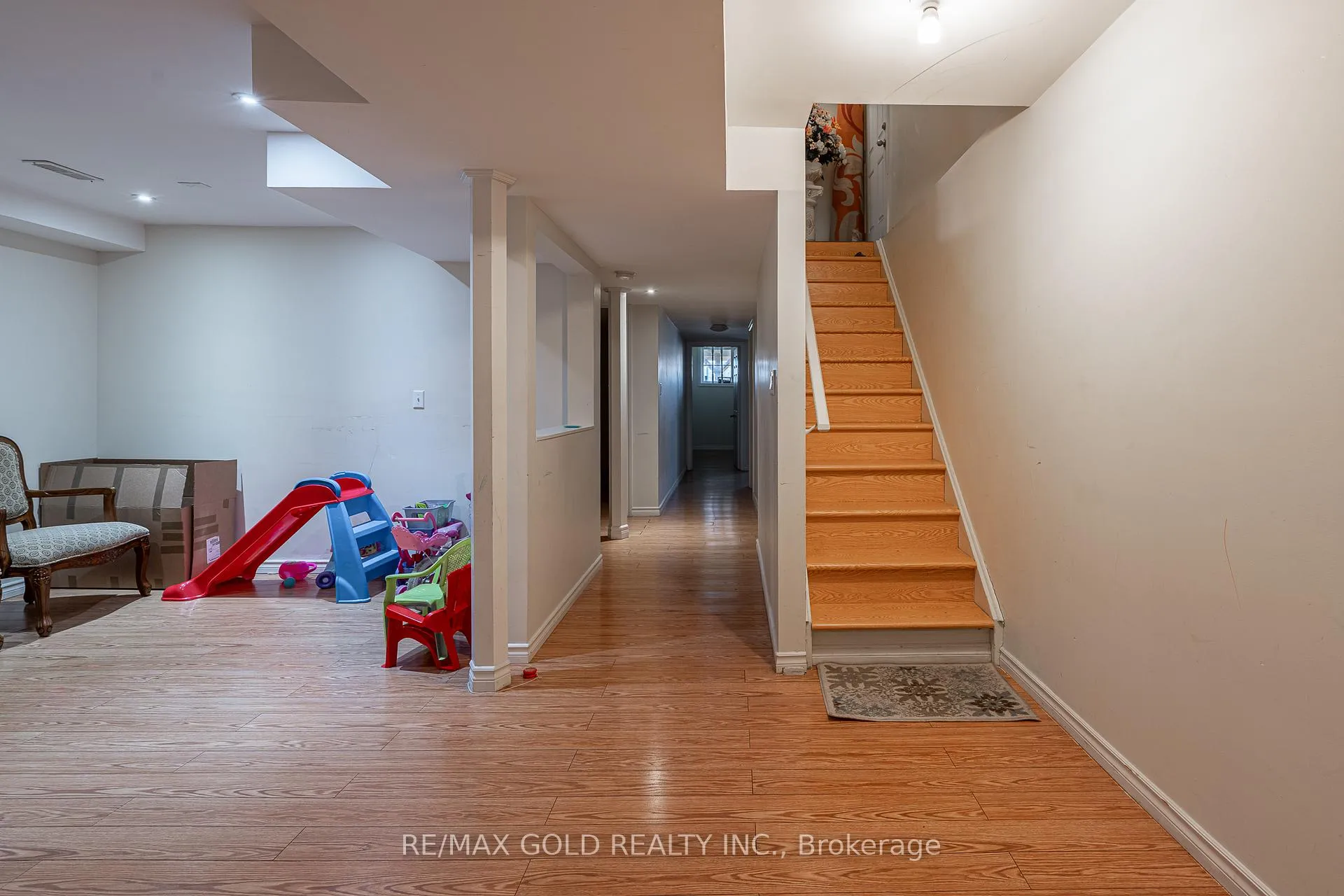 Photo 32 of 36 Naperton Drive, Brampton, Sandringham-Wellington — HOMEH