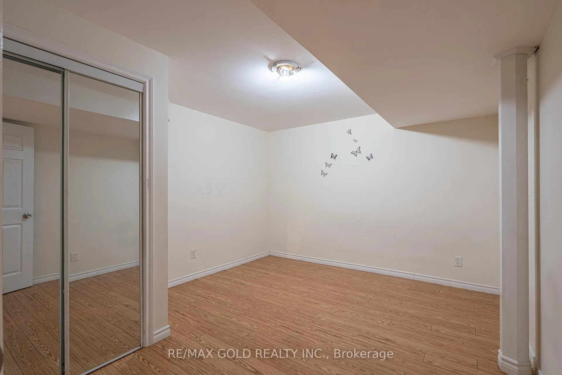 Photo 34 of 36 Naperton Drive, Brampton, Sandringham-Wellington — HOMEH