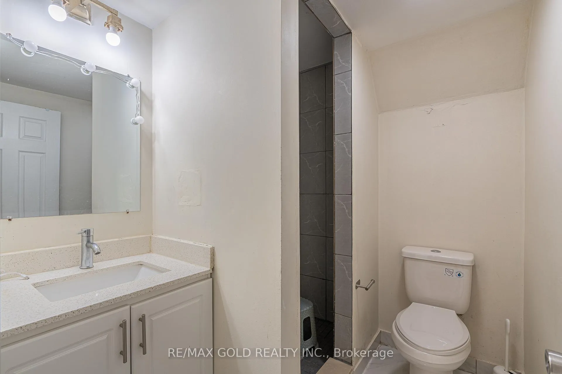 Photo 38 of 36 Naperton Drive, Brampton, Sandringham-Wellington — HOMEH