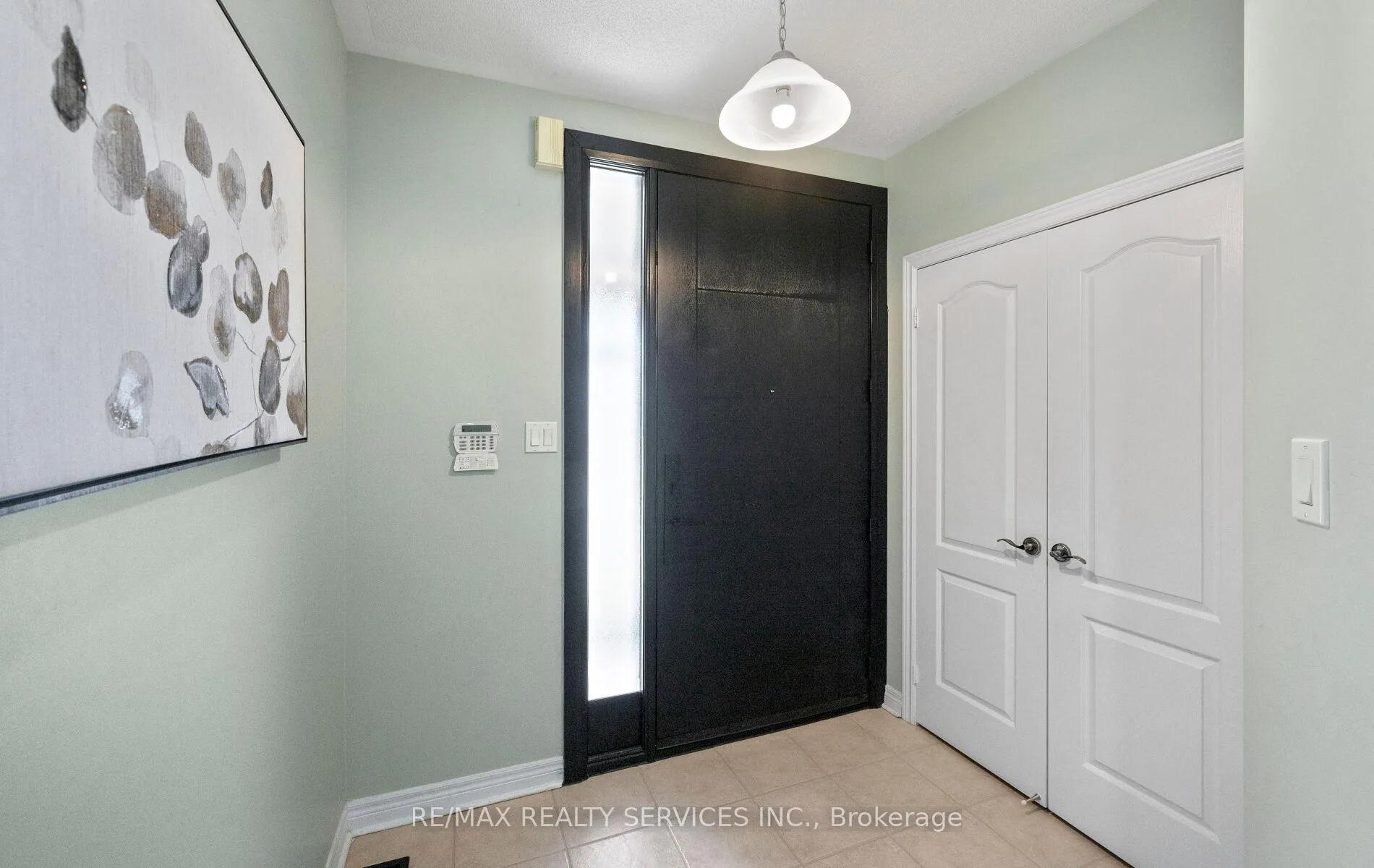 Photo 6 of 5 Thornbush Boulevard, Brampton, Fletcher's Meadow — HOMEH
