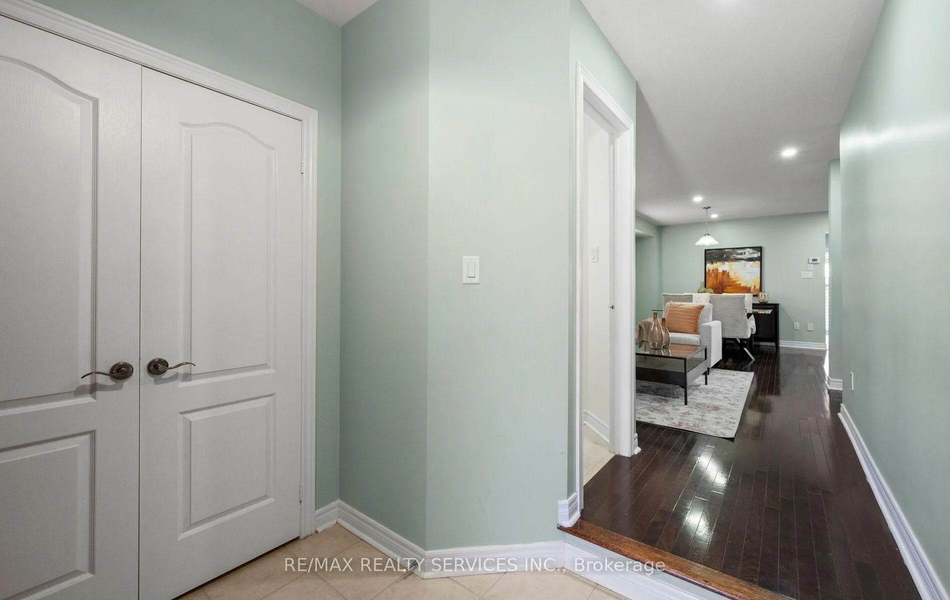 Photo 7 of 5 Thornbush Boulevard, Brampton, Fletcher's Meadow — HOMEH
