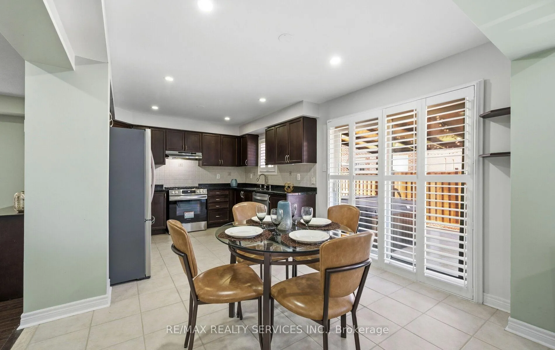 Photo 17 of 5 Thornbush Boulevard, Brampton, Fletcher's Meadow — HOMEH