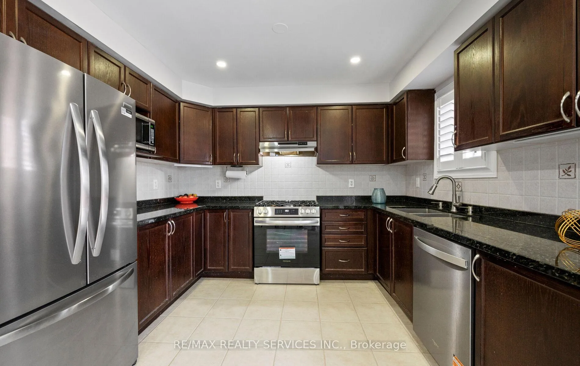 Photo 19 of 5 Thornbush Boulevard, Brampton, Fletcher's Meadow — HOMEH