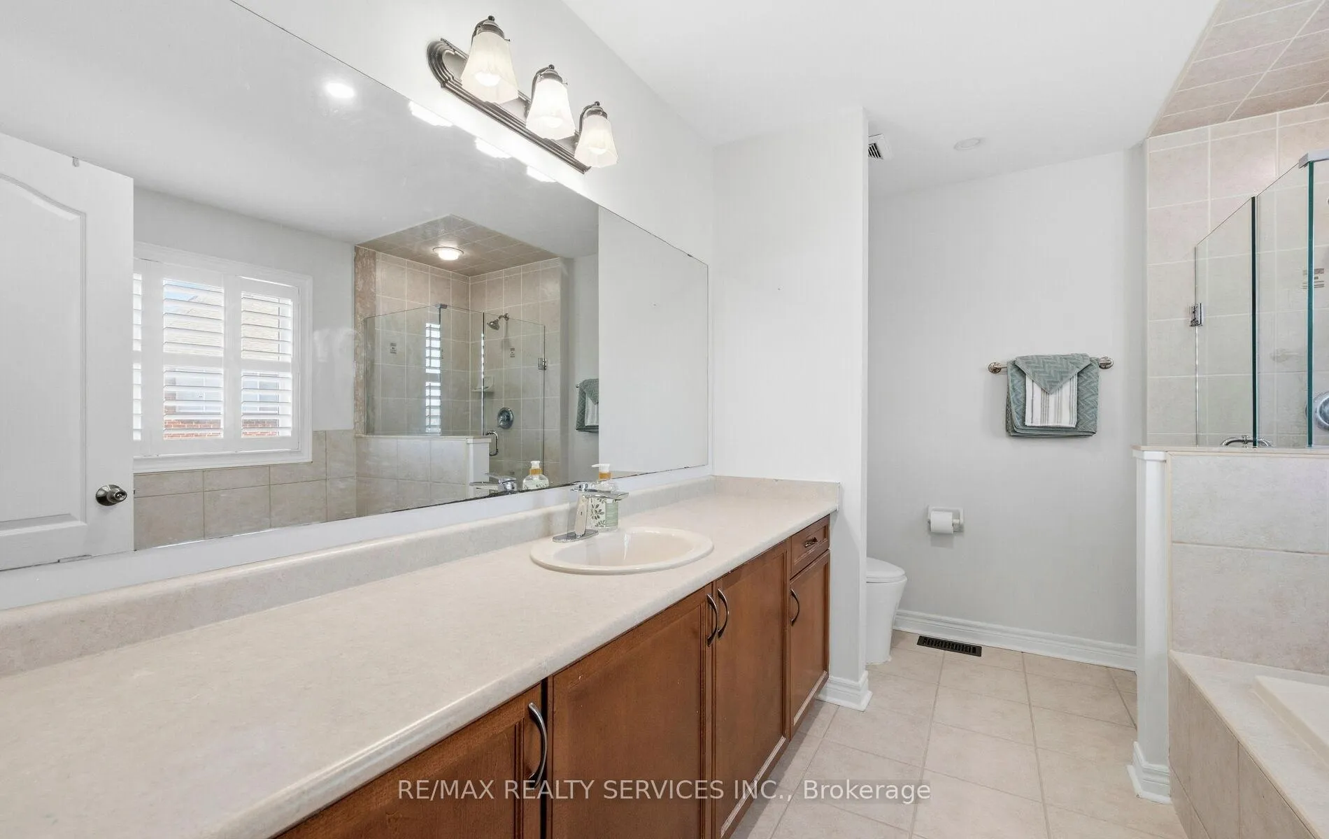 Photo 31 of 5 Thornbush Boulevard, Brampton, Fletcher's Meadow — HOMEH