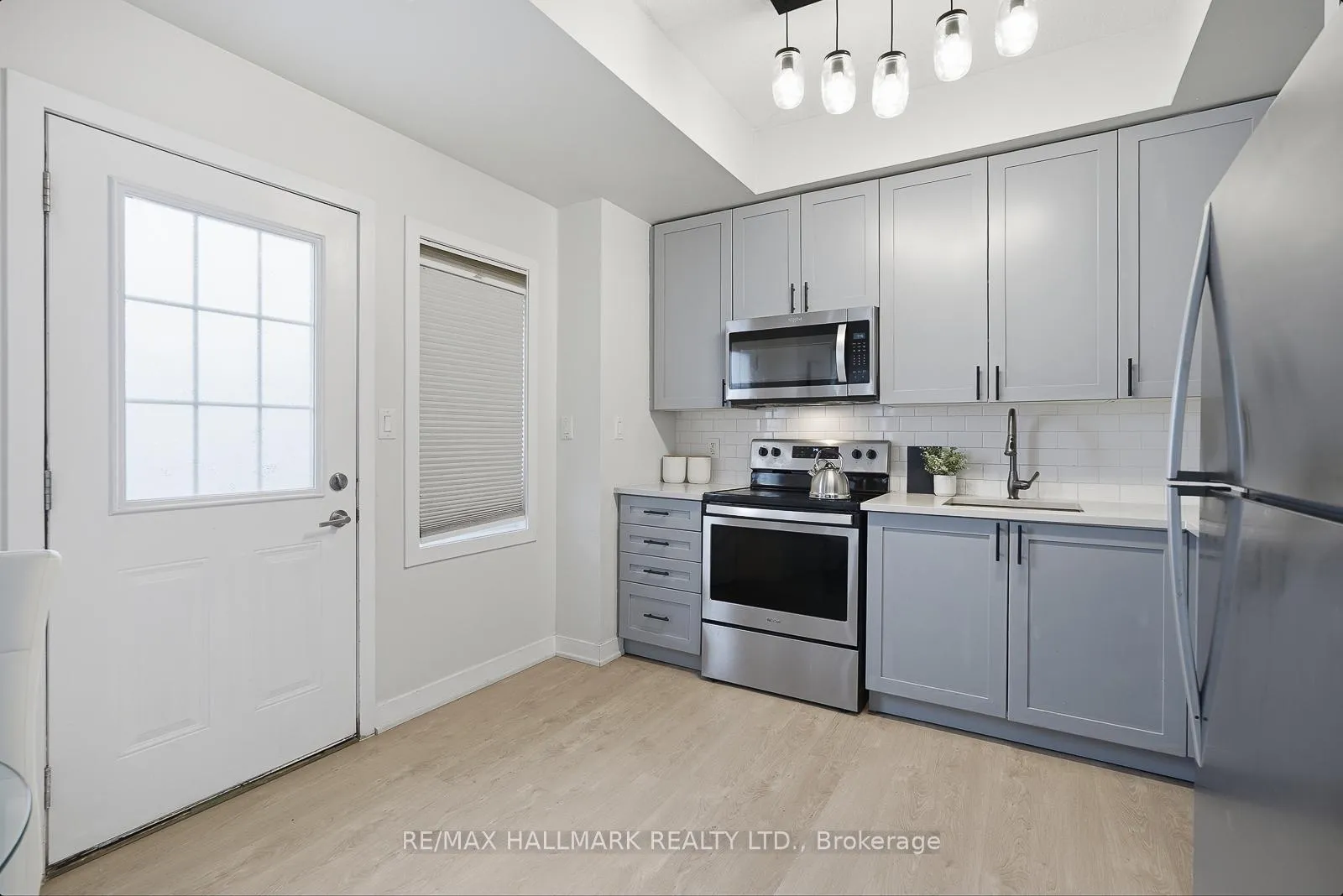 Photo 4 of Unit 2, 9 Forbes Avenue, Toronto, Keelesdale-Eglinton West — HOMEH