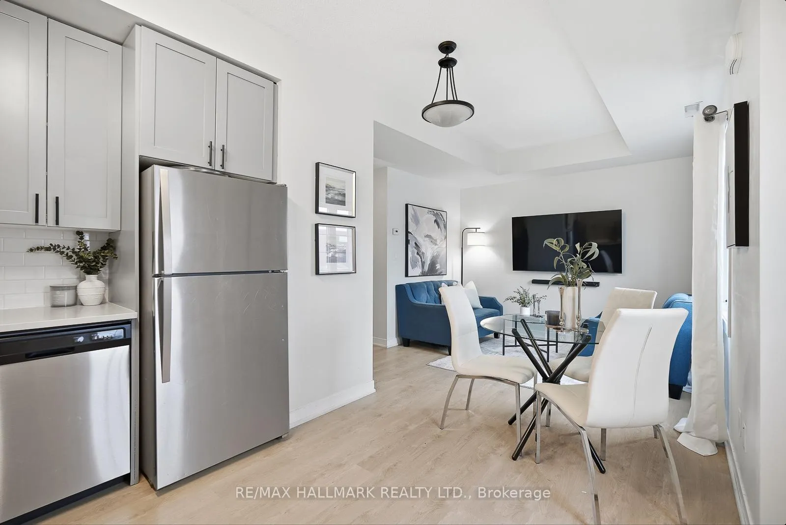Photo 7 of Unit 2, 9 Forbes Avenue, Toronto, Keelesdale-Eglinton West — HOMEH