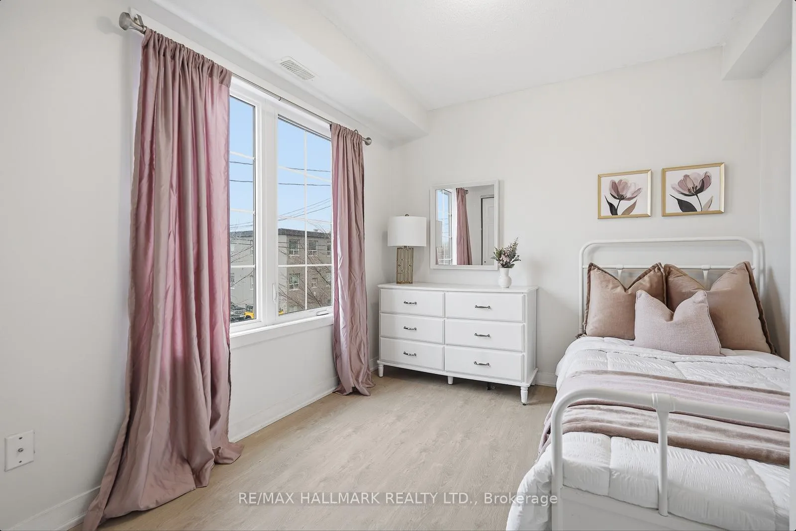 Photo 19 of Unit 2, 9 Forbes Avenue, Toronto, Keelesdale-Eglinton West — HOMEH