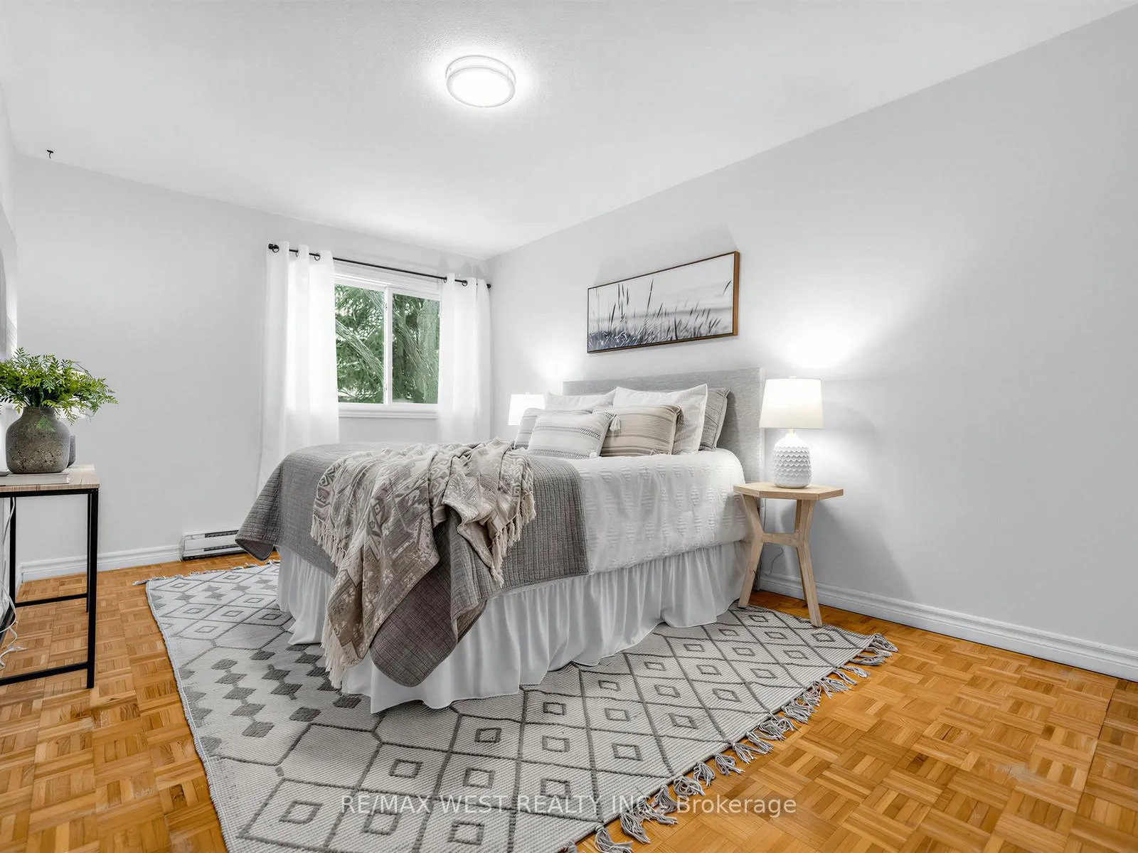 Photo 11 of Unit 117, 246 Milestone Crescent, Aurora, Aurora Village — HOMEH
