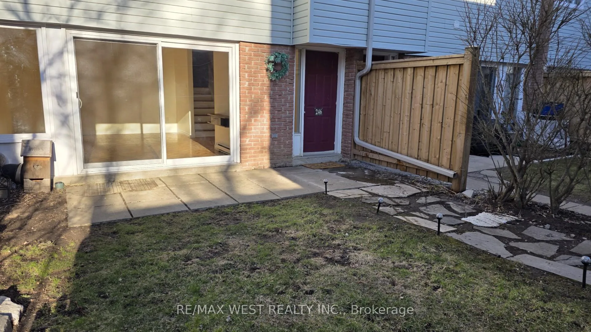 Photo 19 of Unit 117, 246 Milestone Crescent, Aurora, Aurora Village — HOMEH