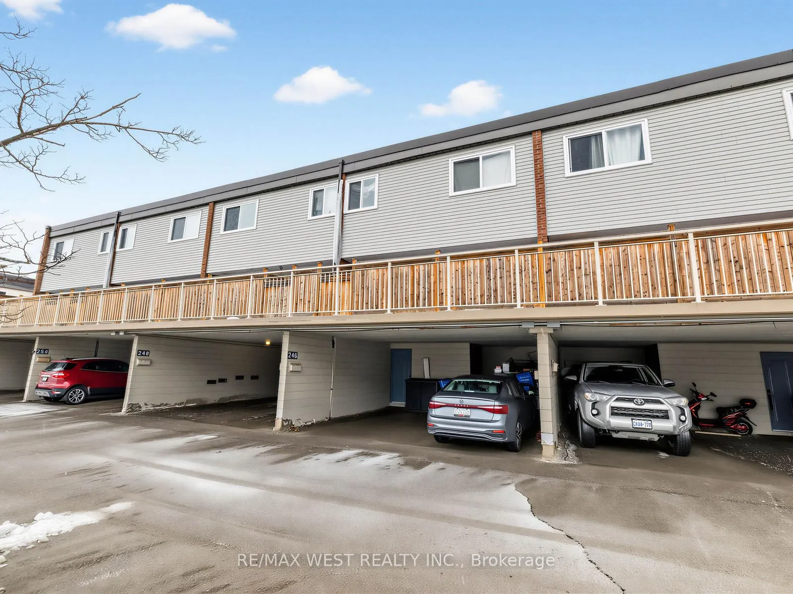 Photo 21 of Unit 117, 246 Milestone Crescent, Aurora, Aurora Village — HOMEH