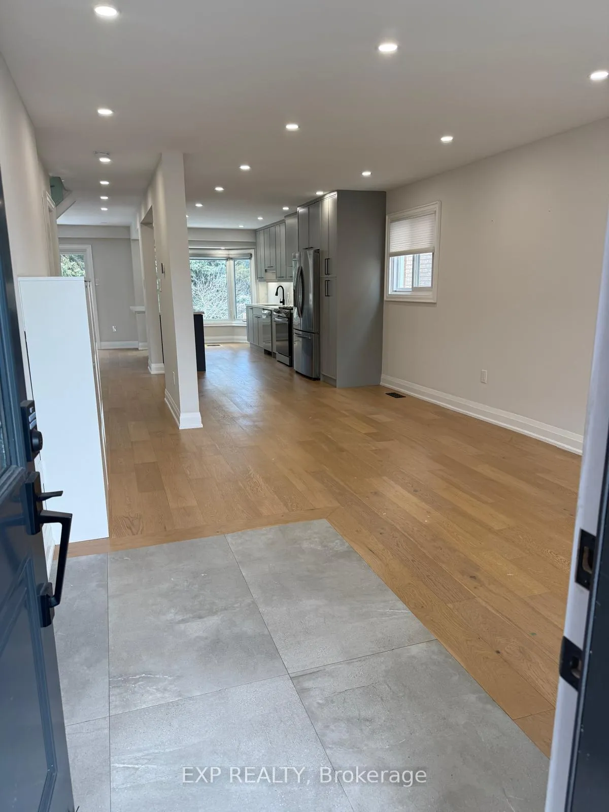 Photo 3 of 1143 Beaver Valley Crescent, Oshawa, Northglen — HOMEH