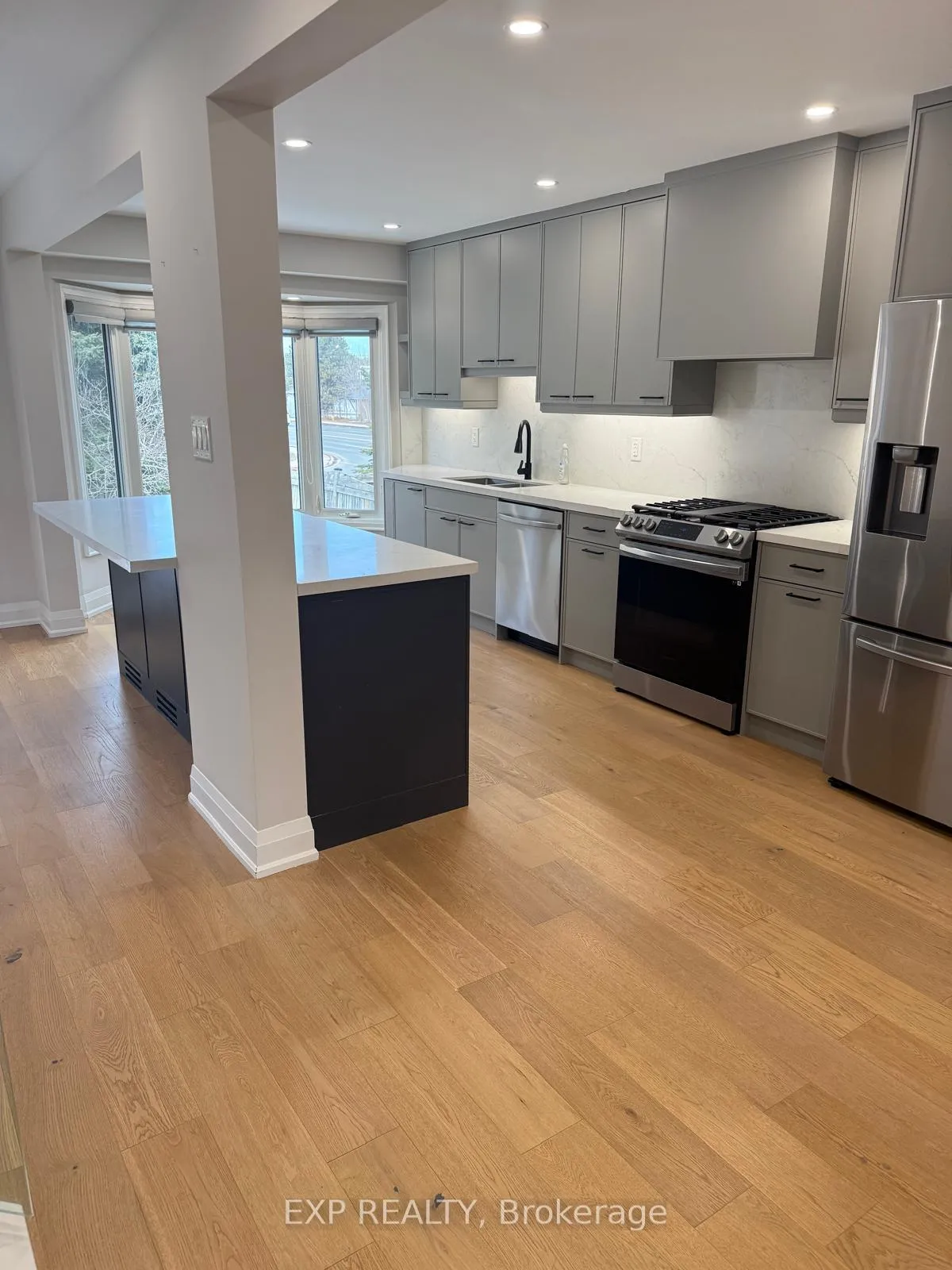 Photo 4 of 1143 Beaver Valley Crescent, Oshawa, Northglen — HOMEH