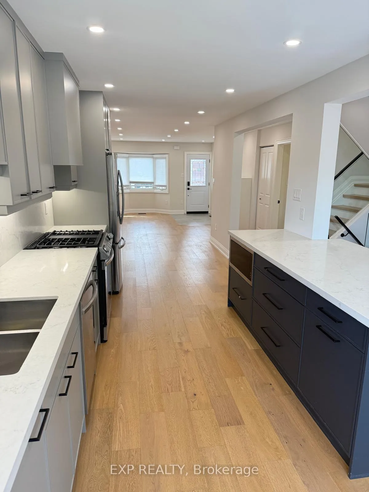 Photo 10 of 1143 Beaver Valley Crescent, Oshawa, Northglen — HOMEH