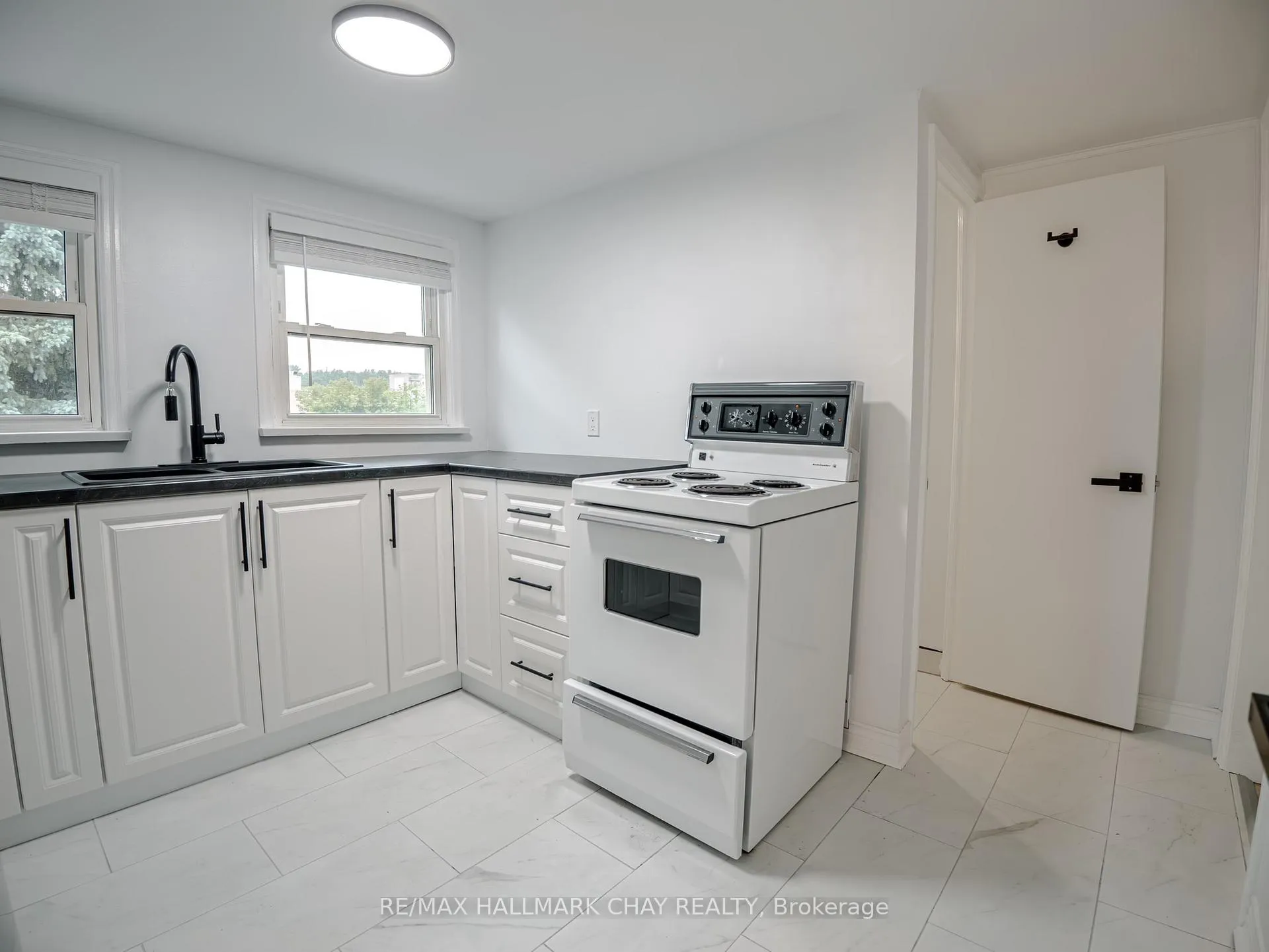 Photo 1 of Unit Upper, 100 Donald Street, Barrie, Lakeshore — HOMEH
