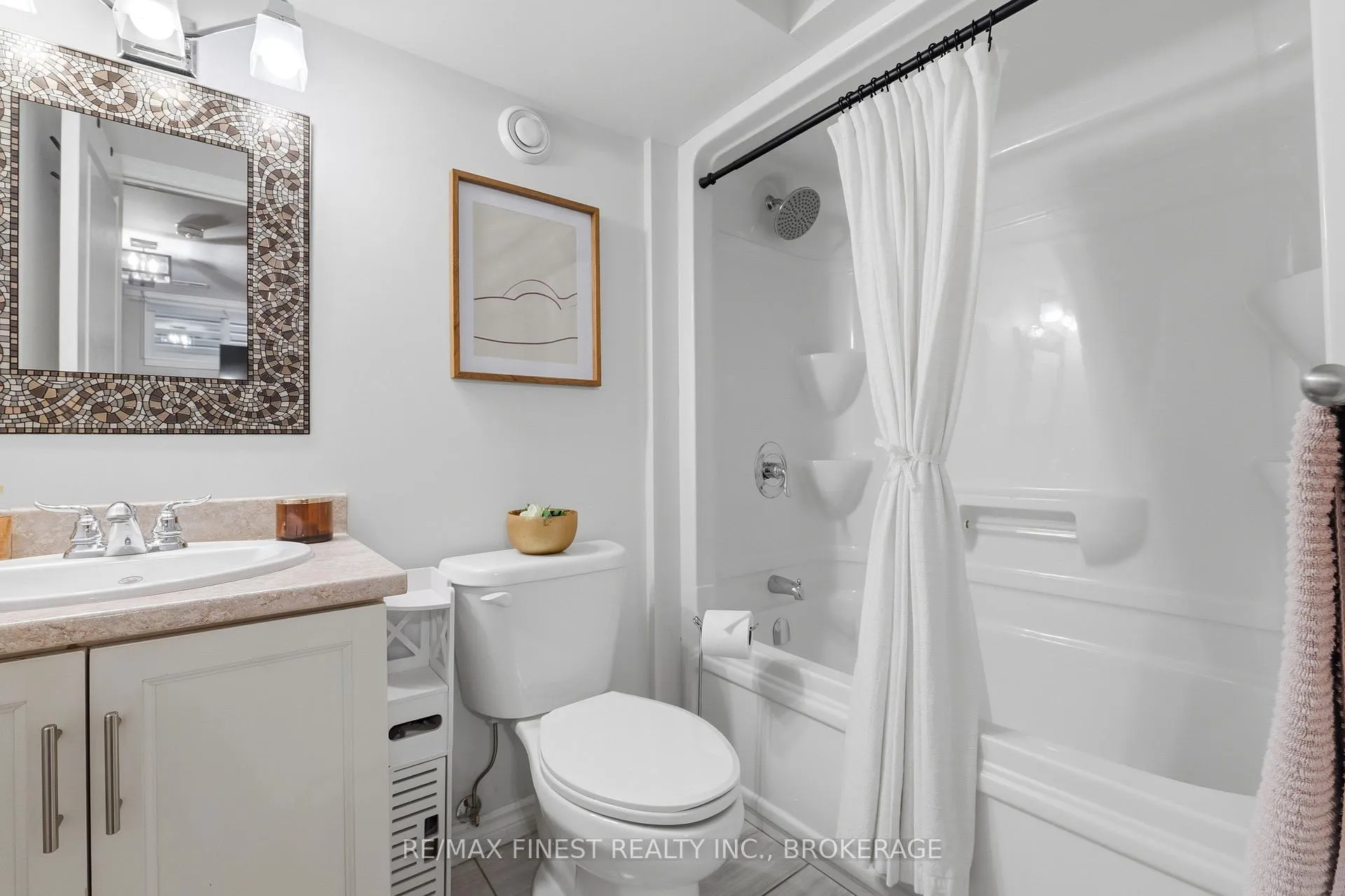 Photo 18 of 1298 Carfa Crescent, Kingston, City Northwest — HOMEH
