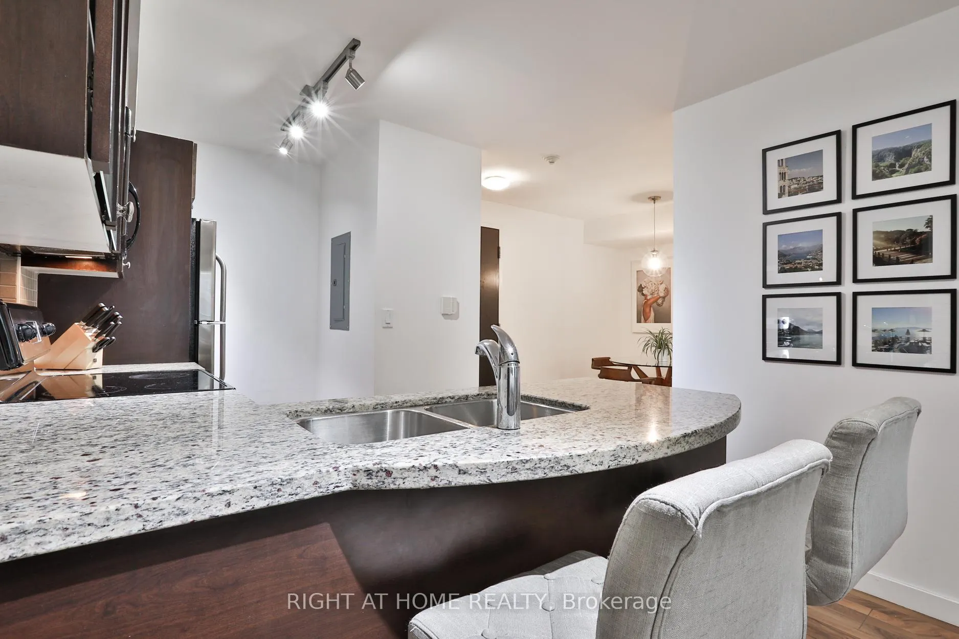 Photo 5 of Unit 613, 1005 King Street W, Toronto, Niagara — HOMEH