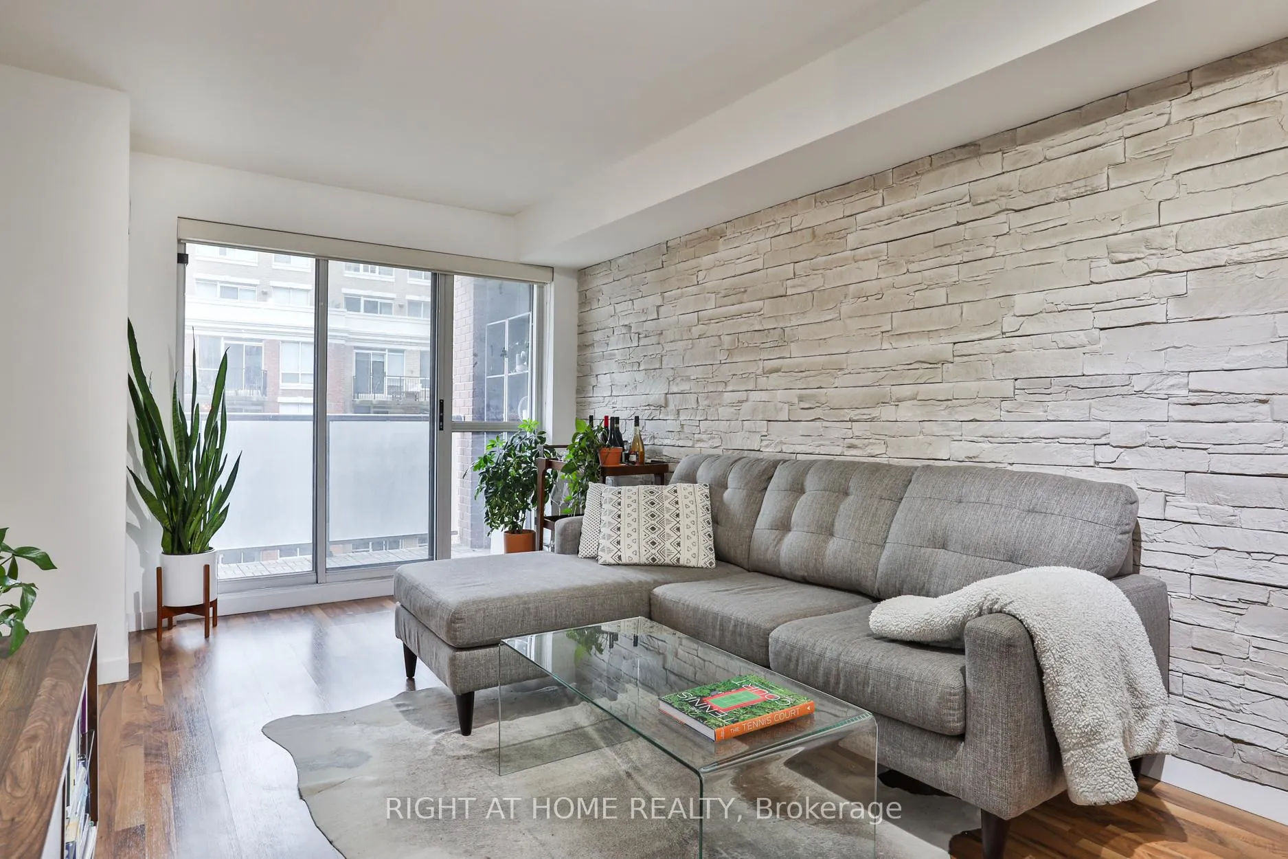 Photo 6 of Unit 613, 1005 King Street W, Toronto, Niagara — HOMEH