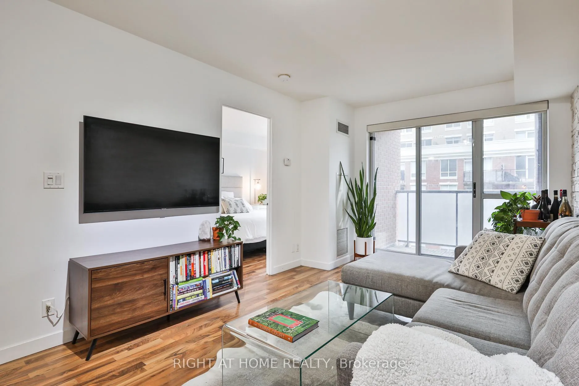Photo 7 of Unit 613, 1005 King Street W, Toronto, Niagara — HOMEH