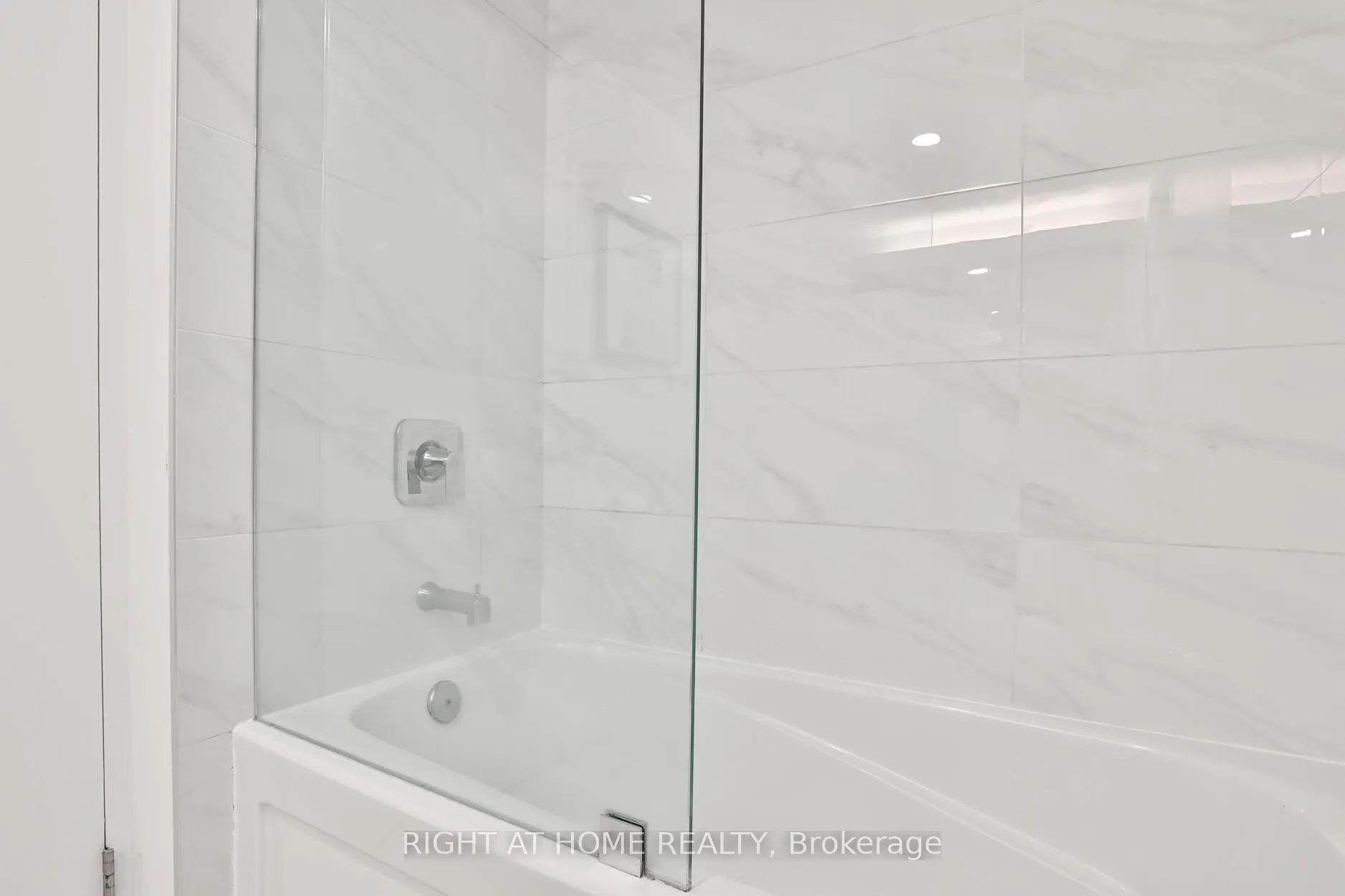 Photo 13 of Unit 613, 1005 King Street W, Toronto, Niagara — HOMEH