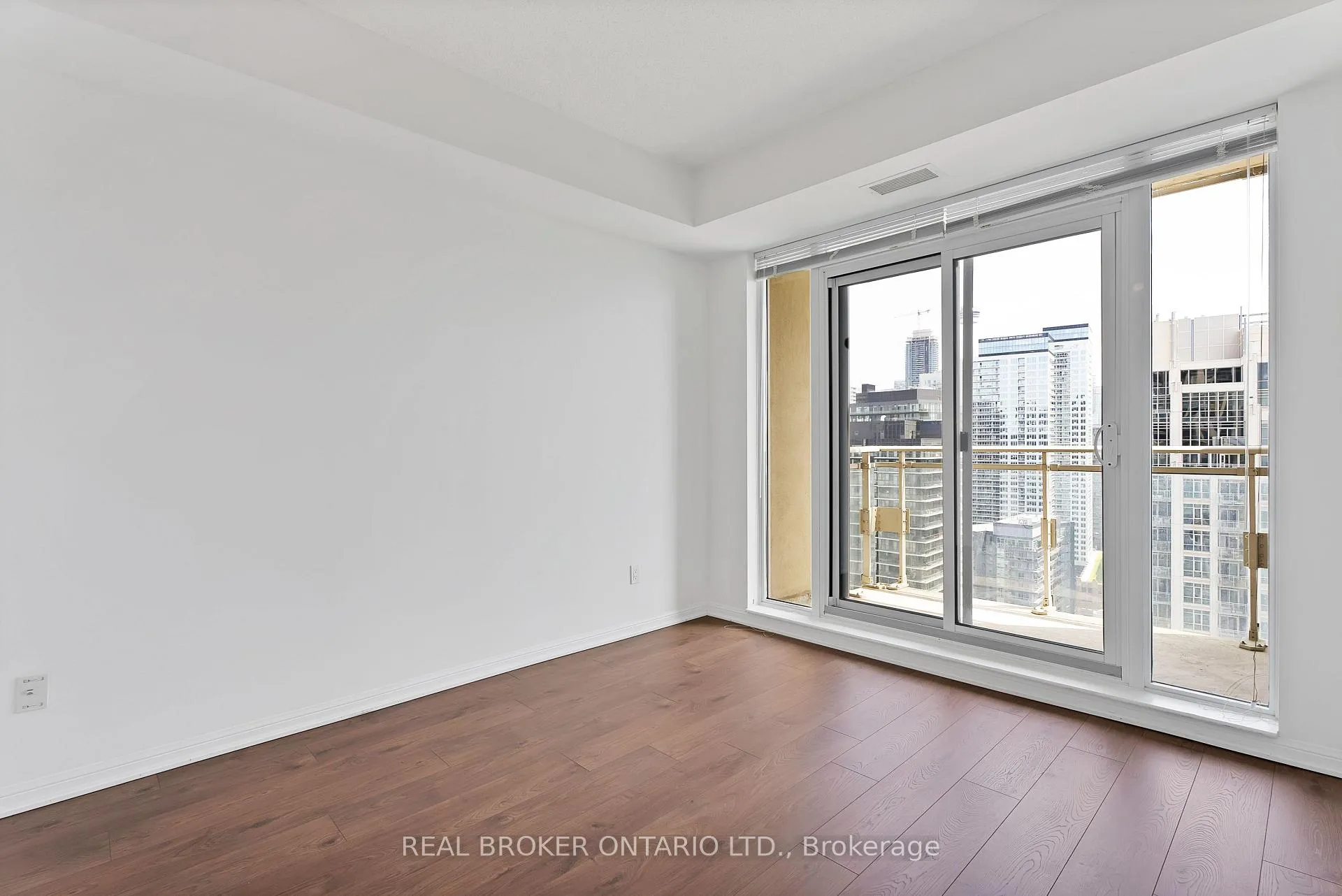 Photo 23 of Unit 2603, 628 Fleet Street, Toronto, Niagara — HOMEH