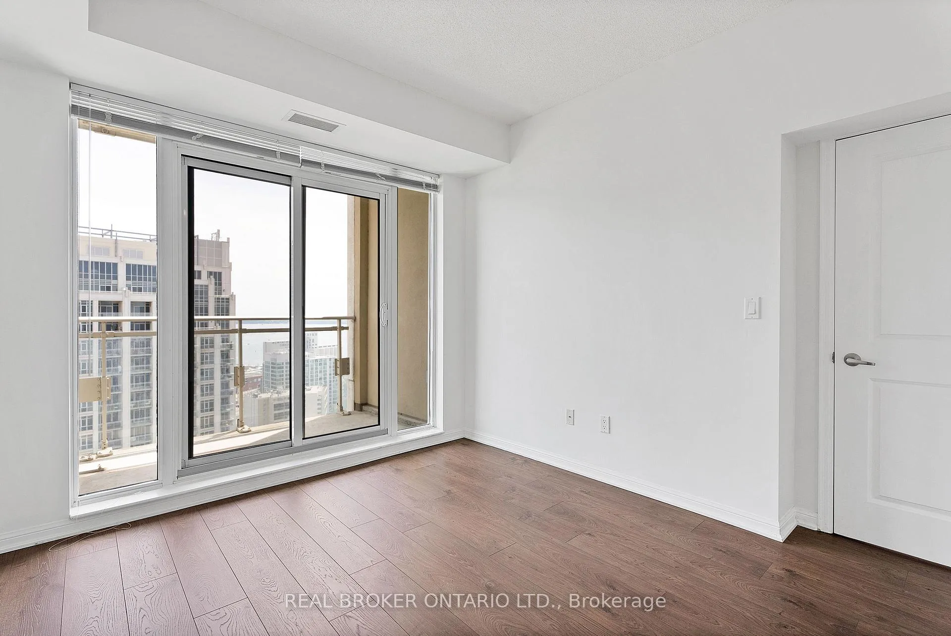 Photo 24 of Unit 2603, 628 Fleet Street, Toronto, Niagara — HOMEH