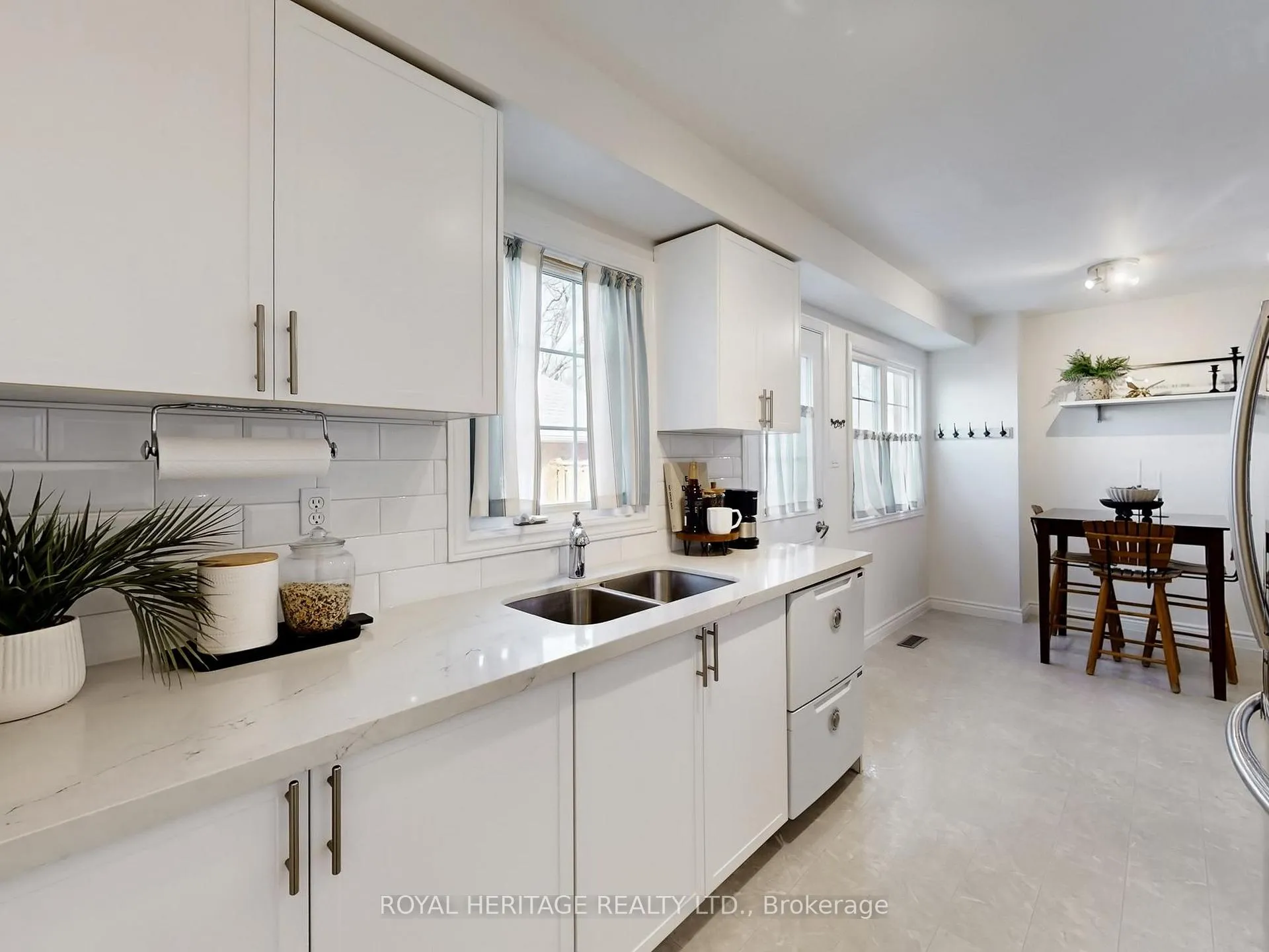 Photo 11 of Unit 39, 10 Bassett Boulevard, Whitby, Pringle Creek — HOMEH